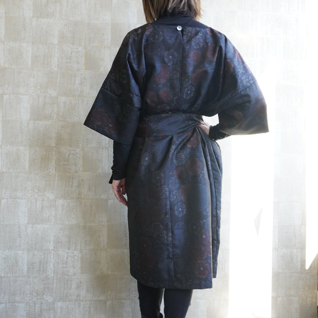 大島紬を使用した紺色のワンピース K176