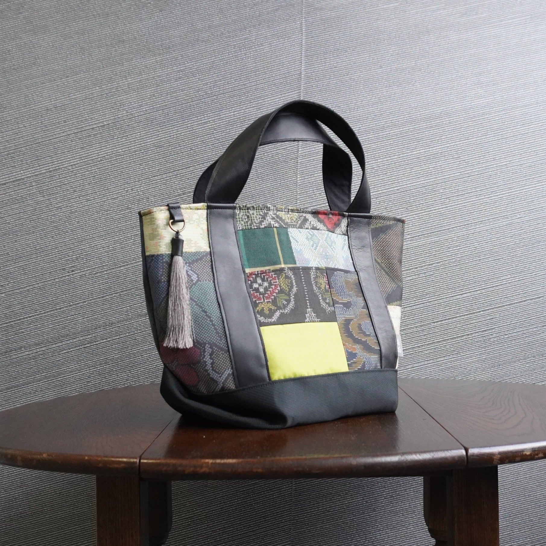 パッチワーク仕様のミニトートバッグ K193