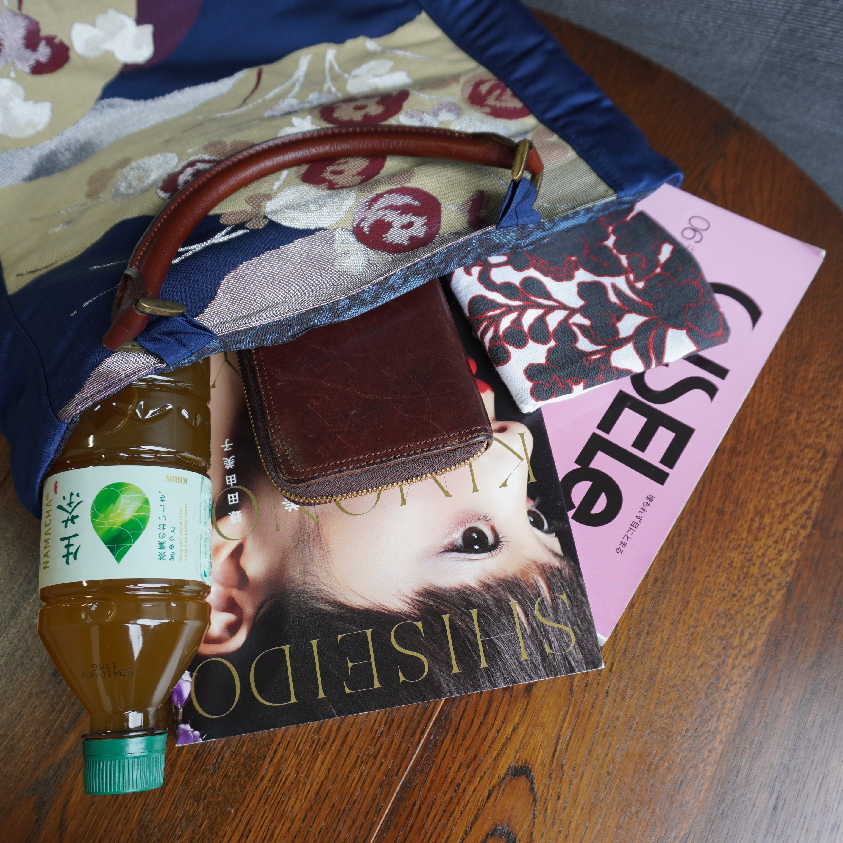 美しい蒼色の帯を使ったトートバッグ　アップサイクルバッグ　 K081