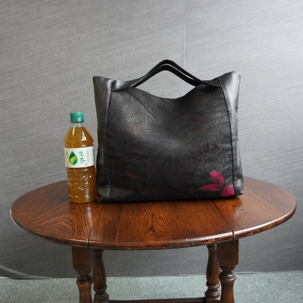 豪華な帯と紗の着物使用　レザートートバッグ　アップサイクルバッグ　K079