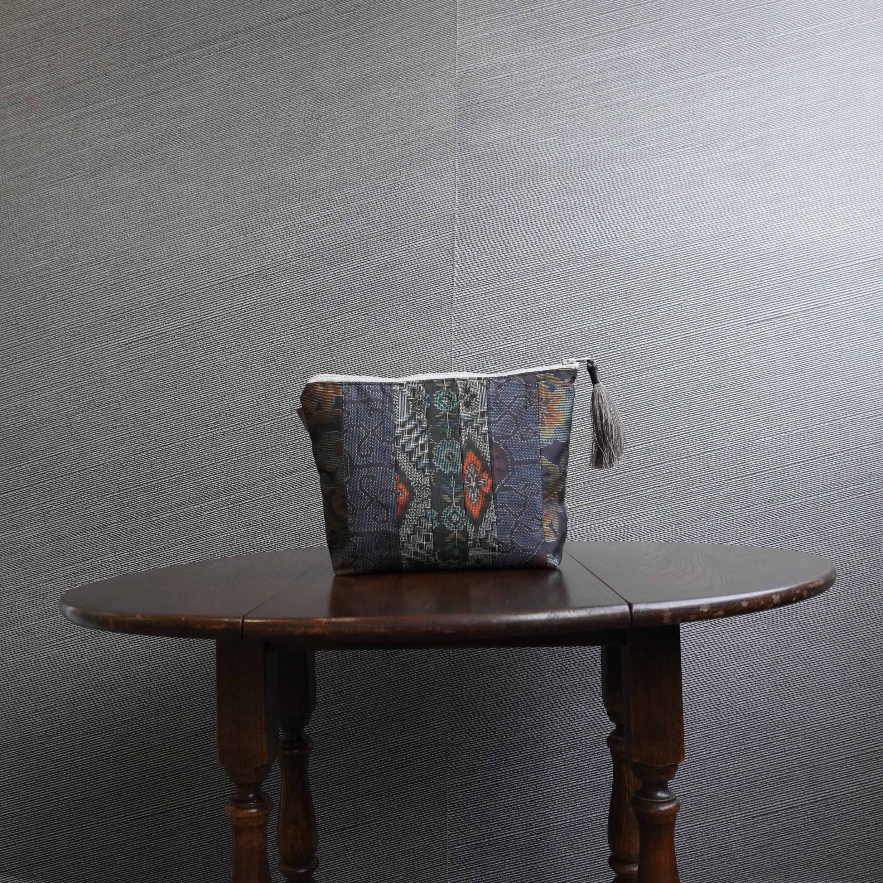 大島紬を使った落ち着いたパッチワークポーチ　K116