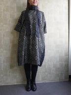 大島紬を使用した灰色のワンピース K190