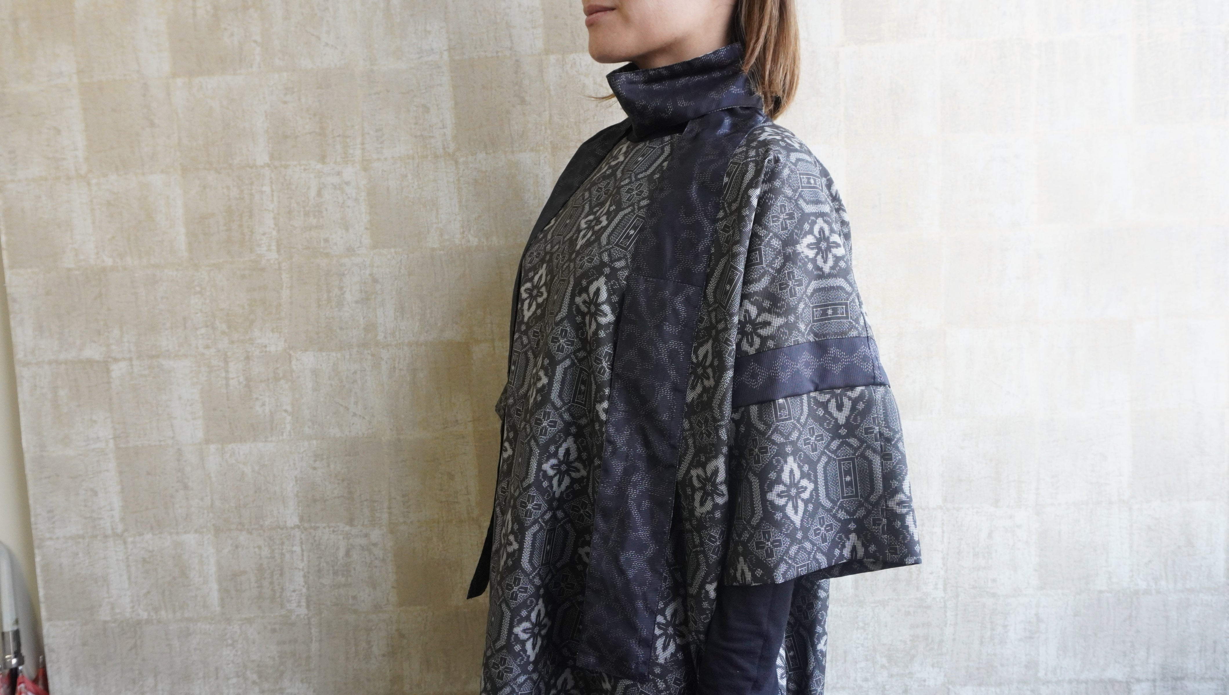 大島紬を使用した灰色のワンピース K190