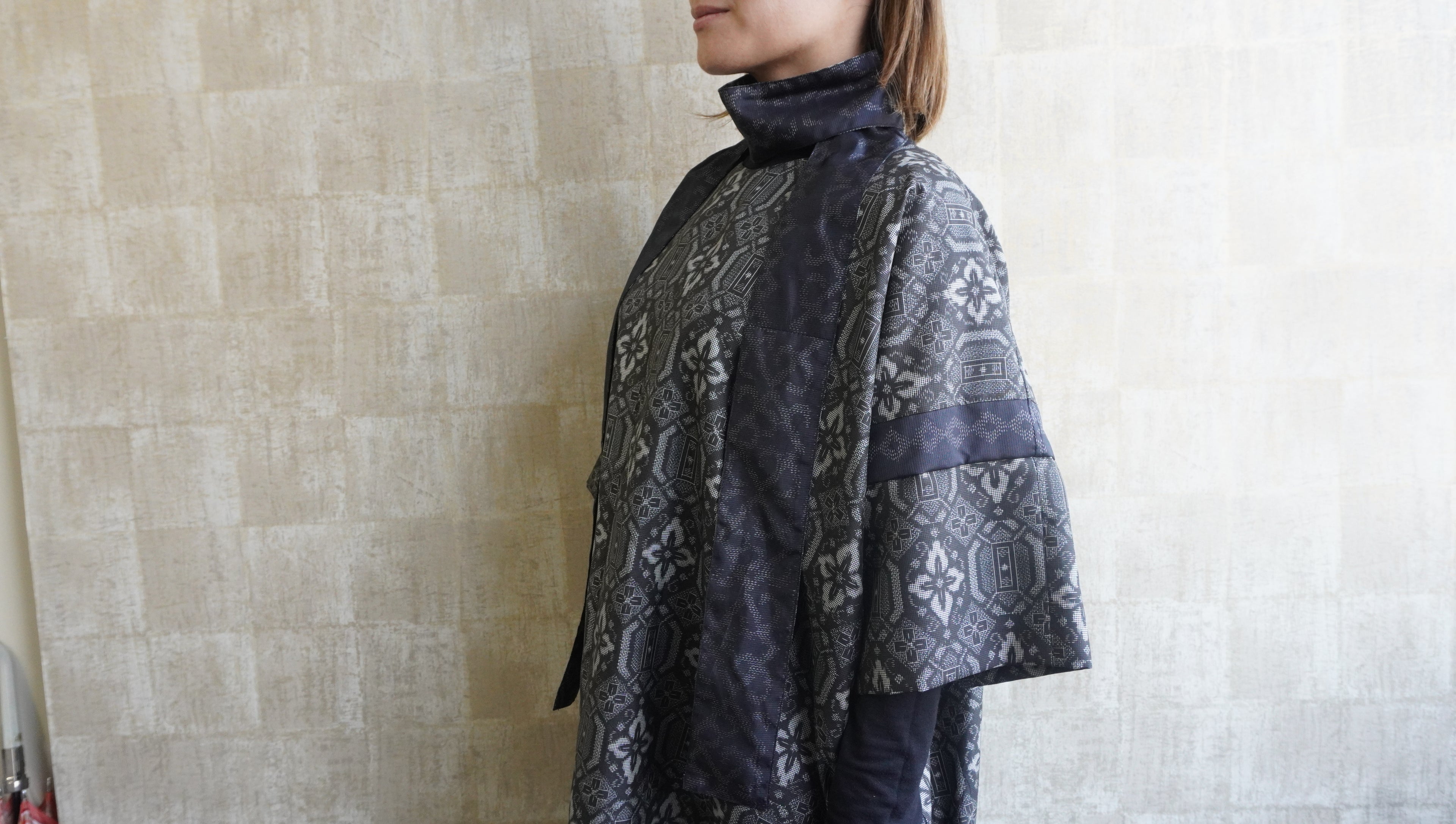 大島紬を使用した灰色のワンピース K190