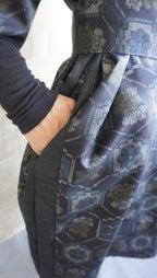 大島紬を使用した紺色のワンピース K191