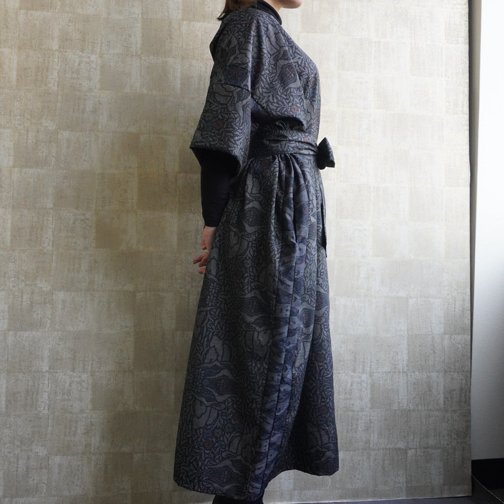 大島紬を使用した灰色のワンピース K192