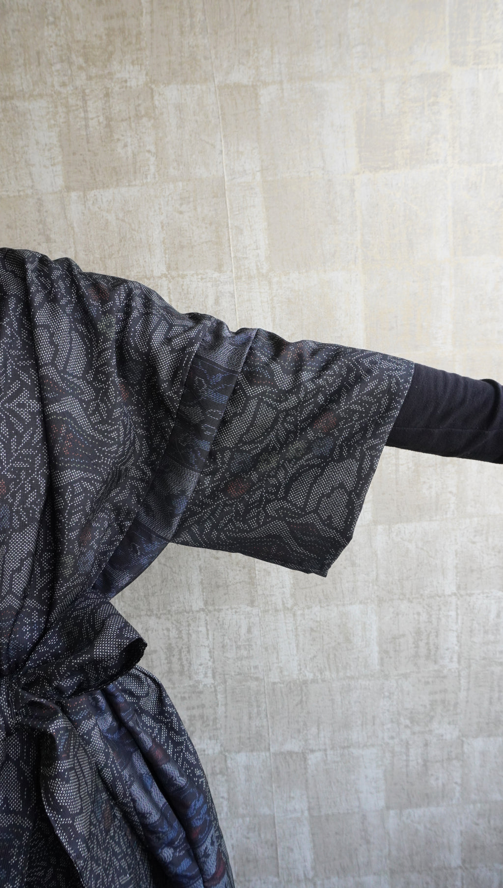 大島紬を使用した灰色のワンピース K192