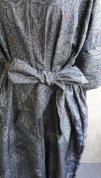 大島紬を使用した灰色のワンピース K192