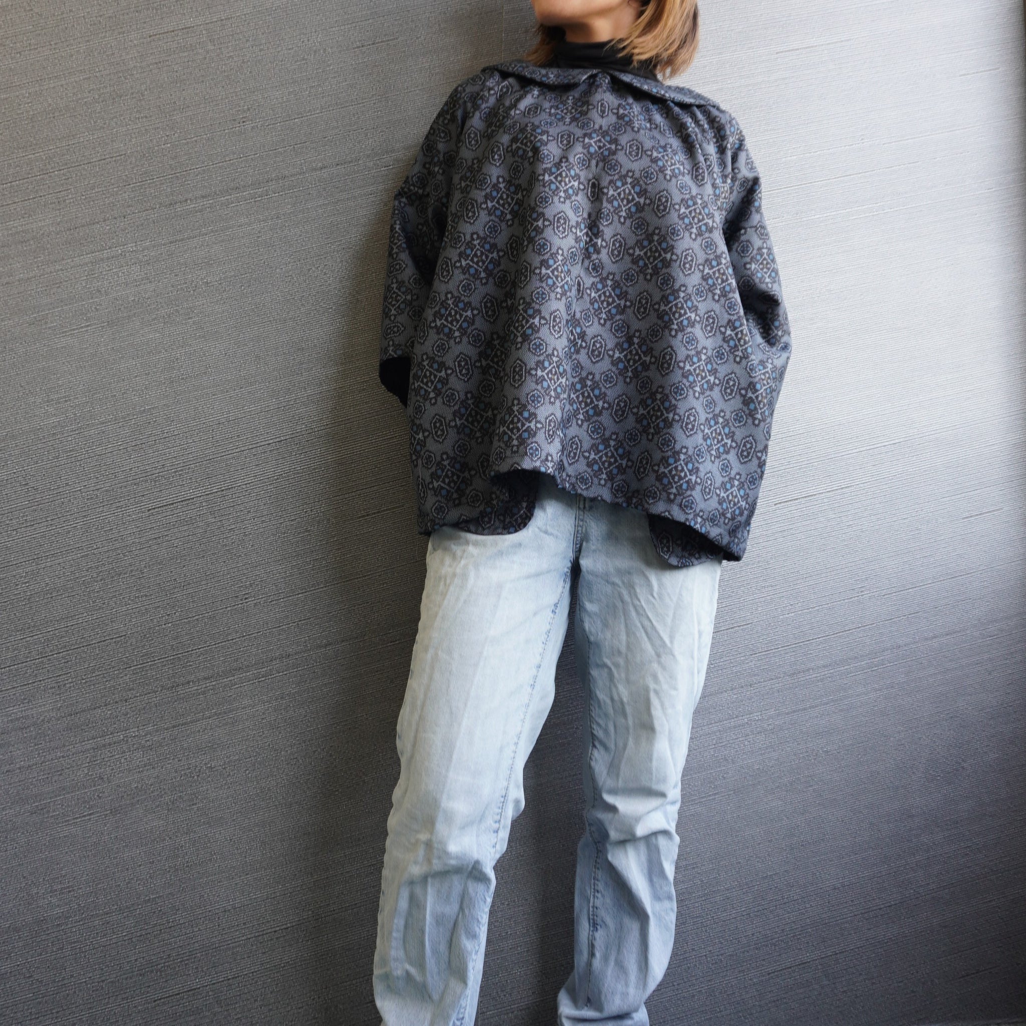 トップス　総柄　ふんわり裾幅　K198