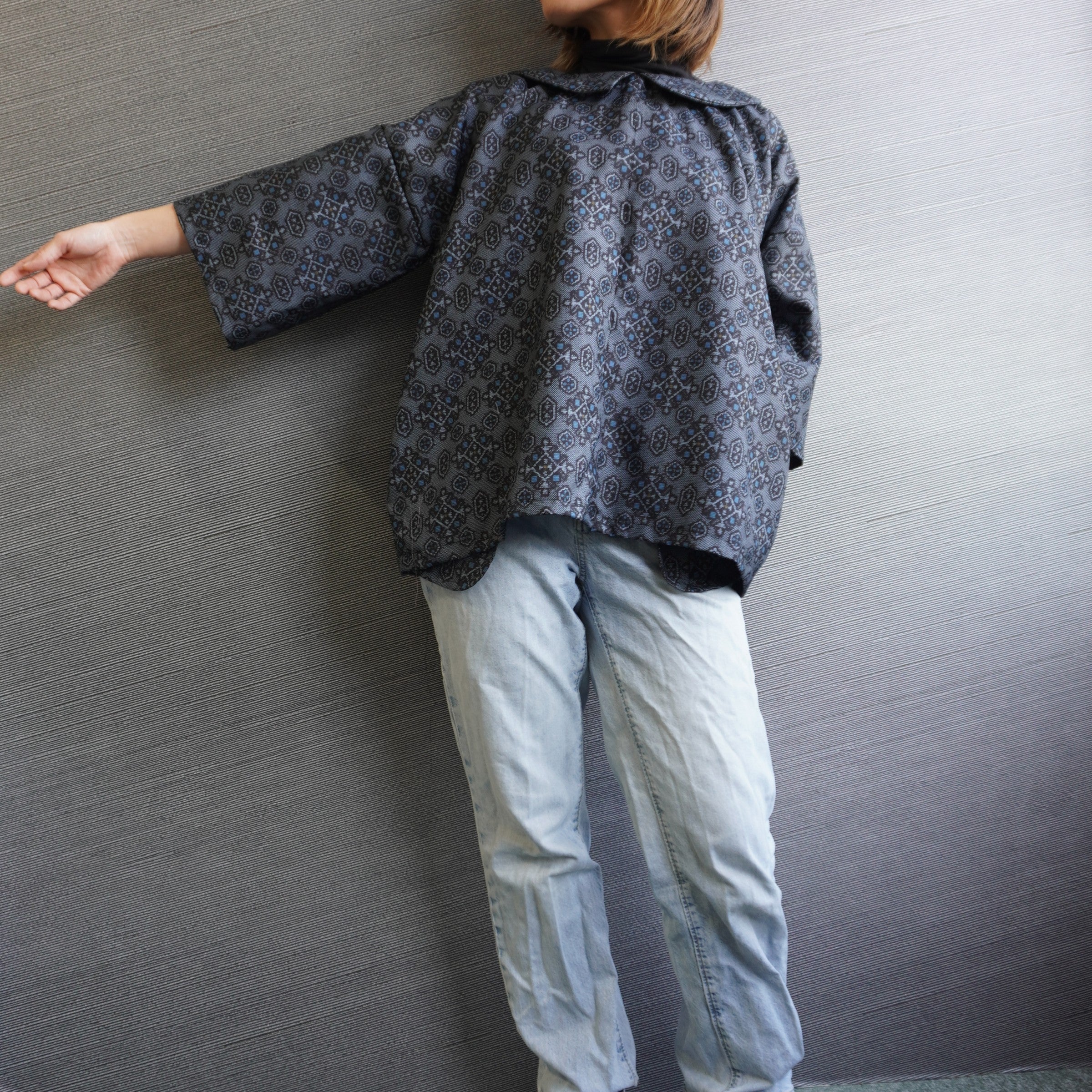 トップス　総柄　ふんわり裾幅　K198