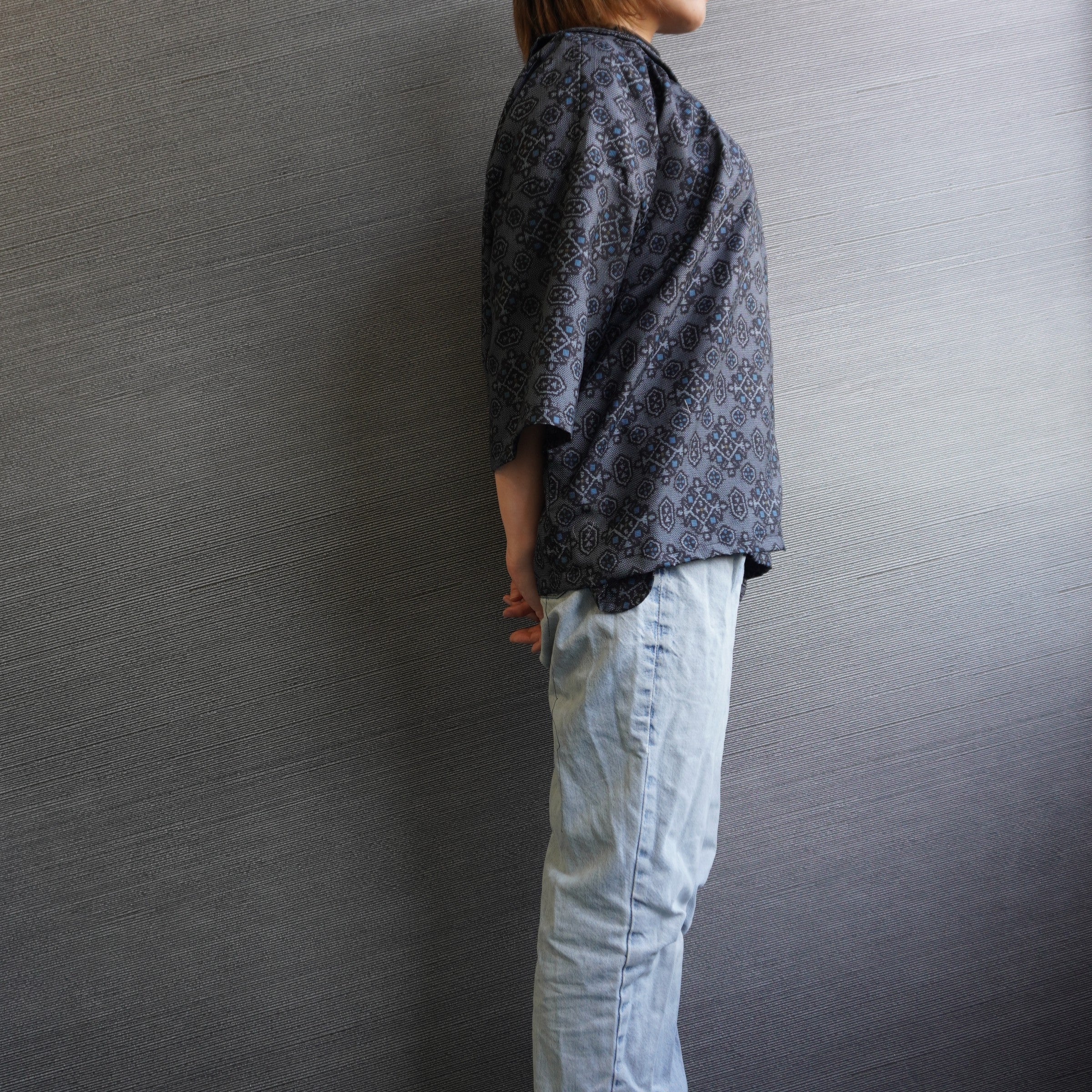 トップス　総柄　ふんわり裾幅　K198