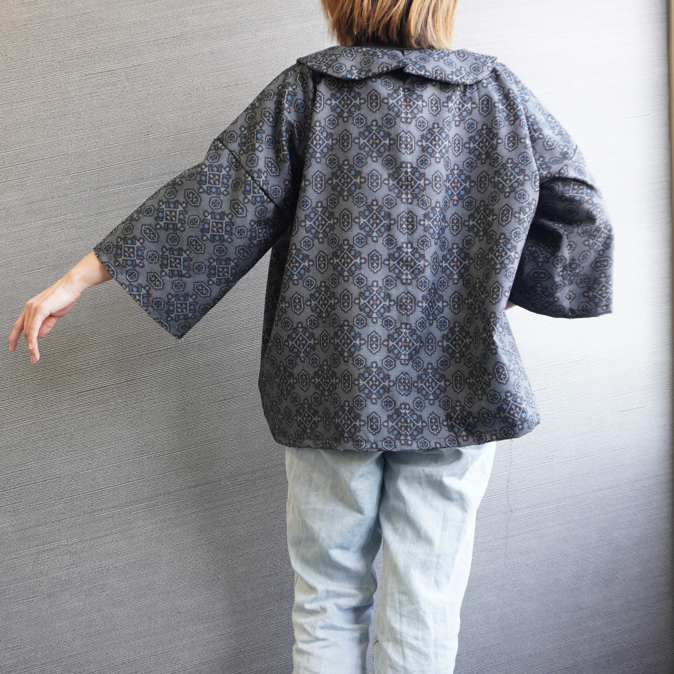 トップス　総柄　ふんわり裾幅　K198