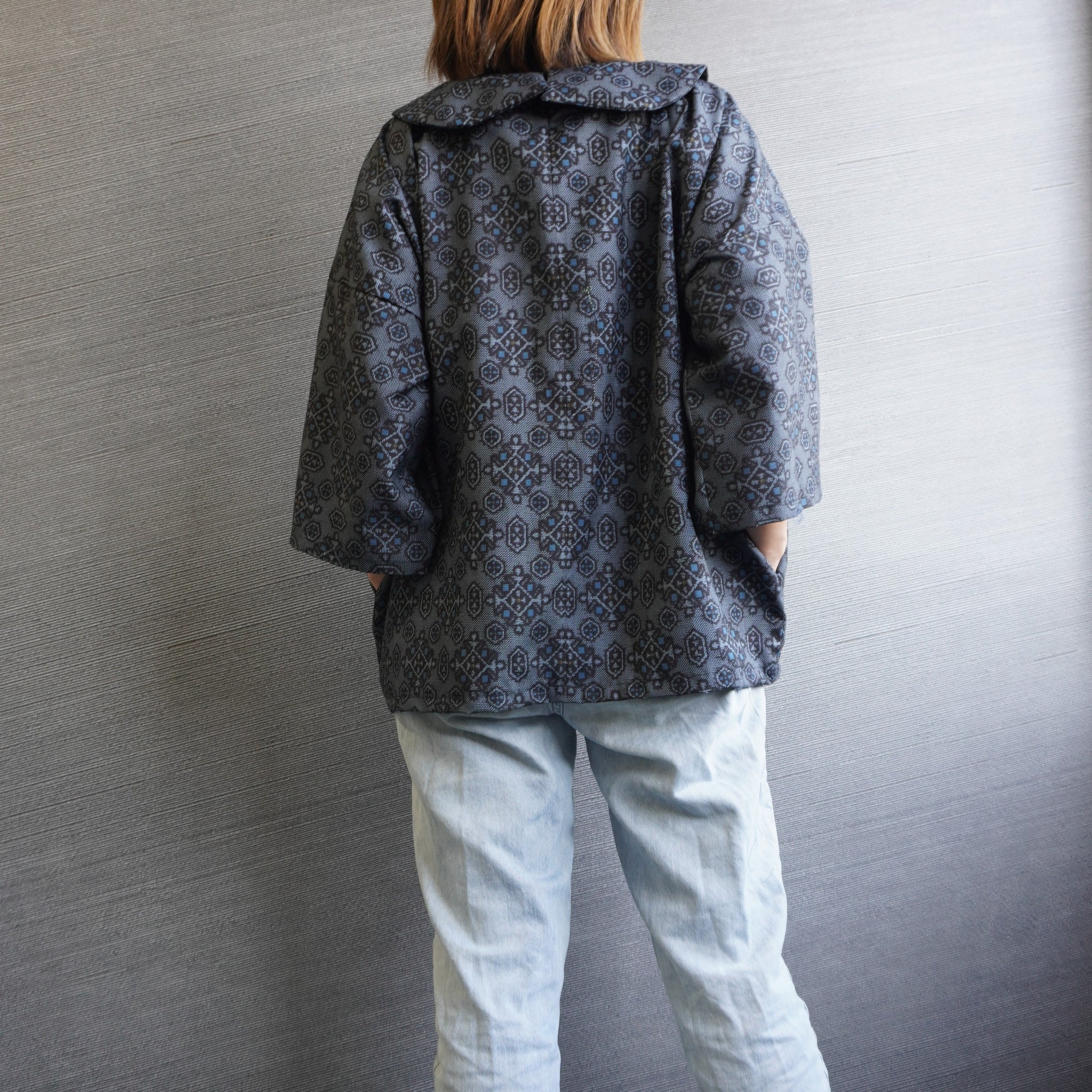 トップス　総柄　ふんわり裾幅　K198