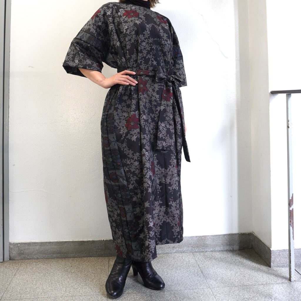 大島紬を使用した黒色のワンピース K200