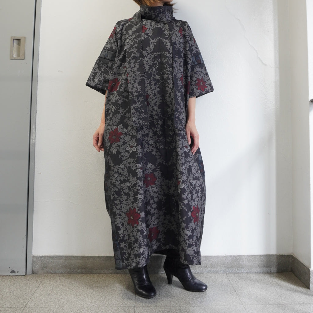 大島紬を使用した黒色のワンピース K200