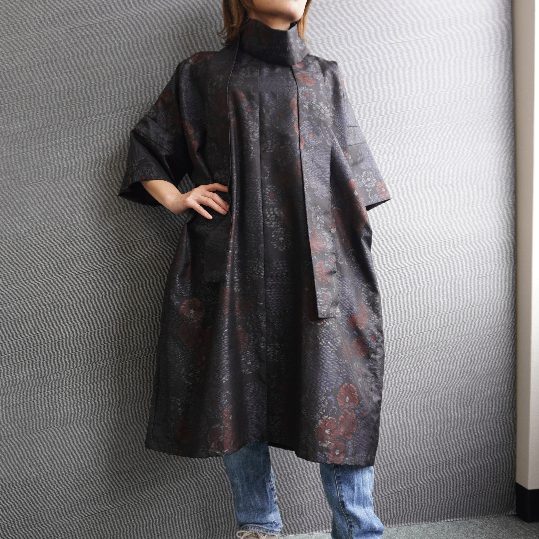 大島紬を使用した紺色のワンピース K176