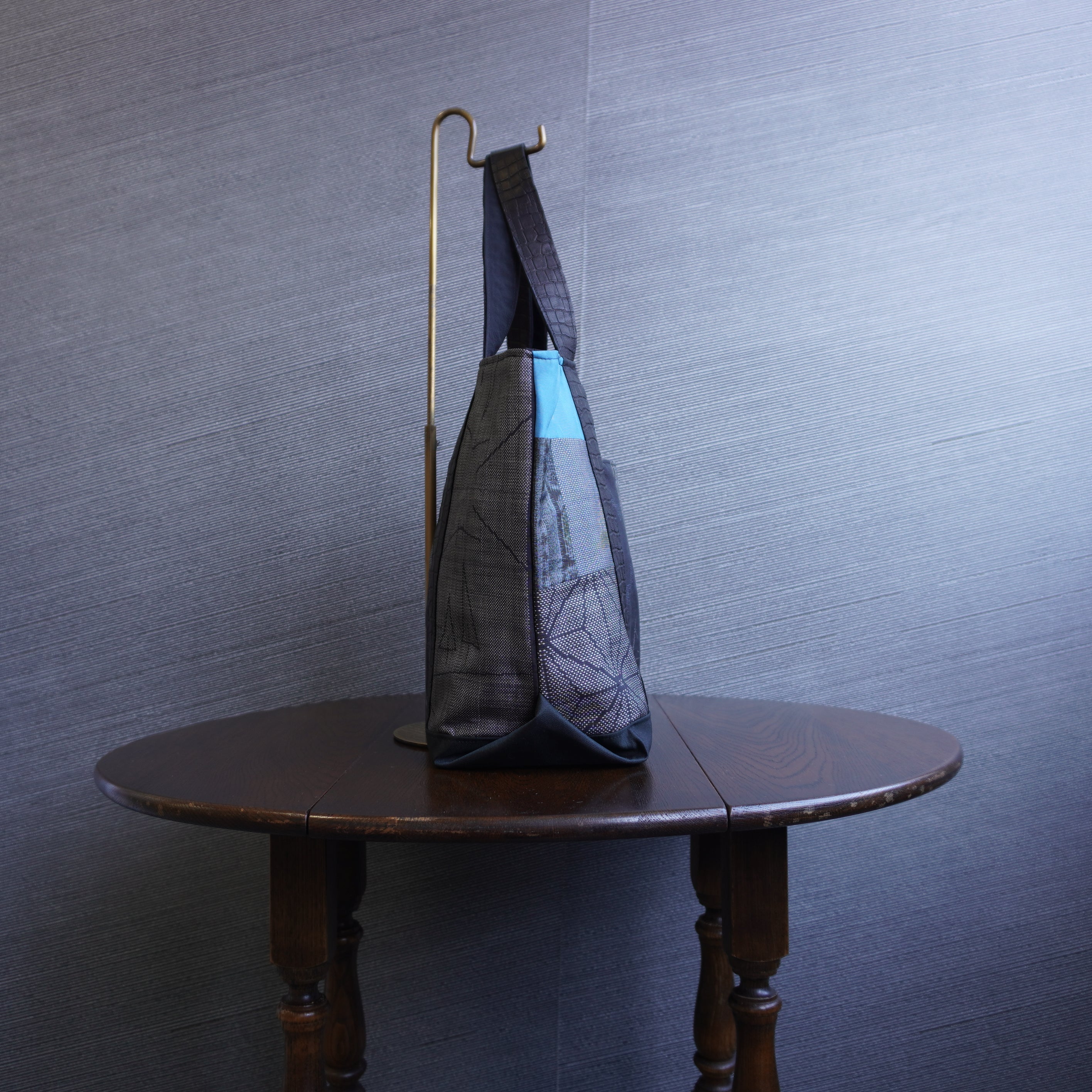 パッチワーク仕様のトートバッグ K203