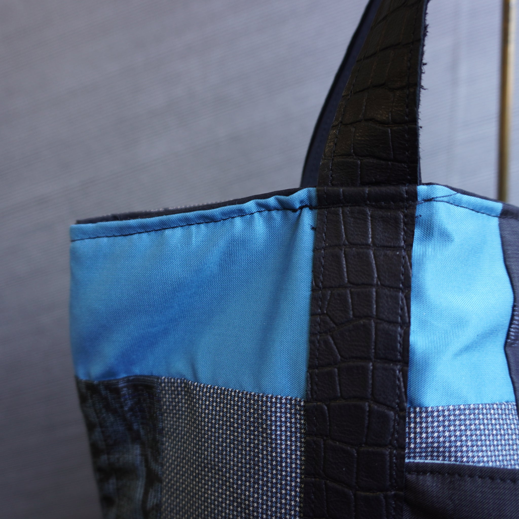 パッチワーク仕様のトートバッグ K203