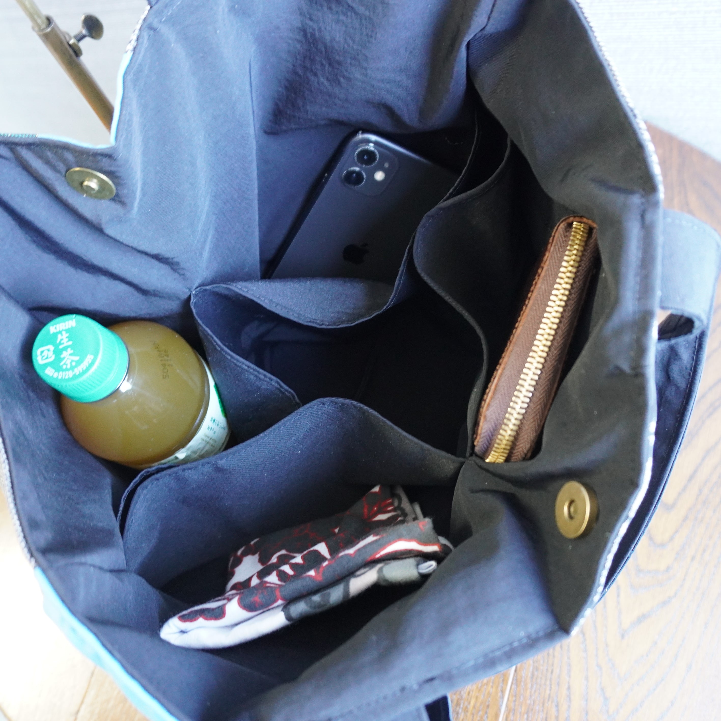 パッチワーク仕様のトートバッグ K203