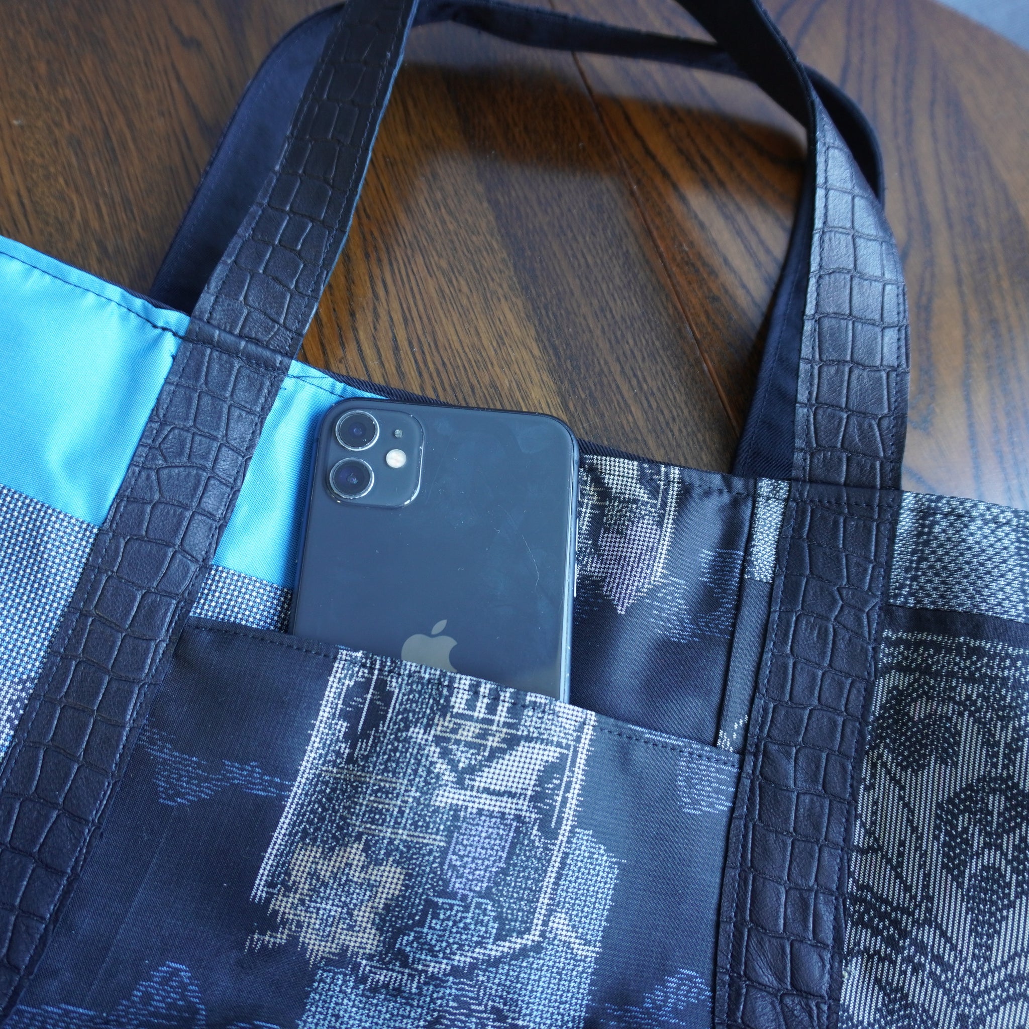 パッチワーク仕様のトートバッグ K203