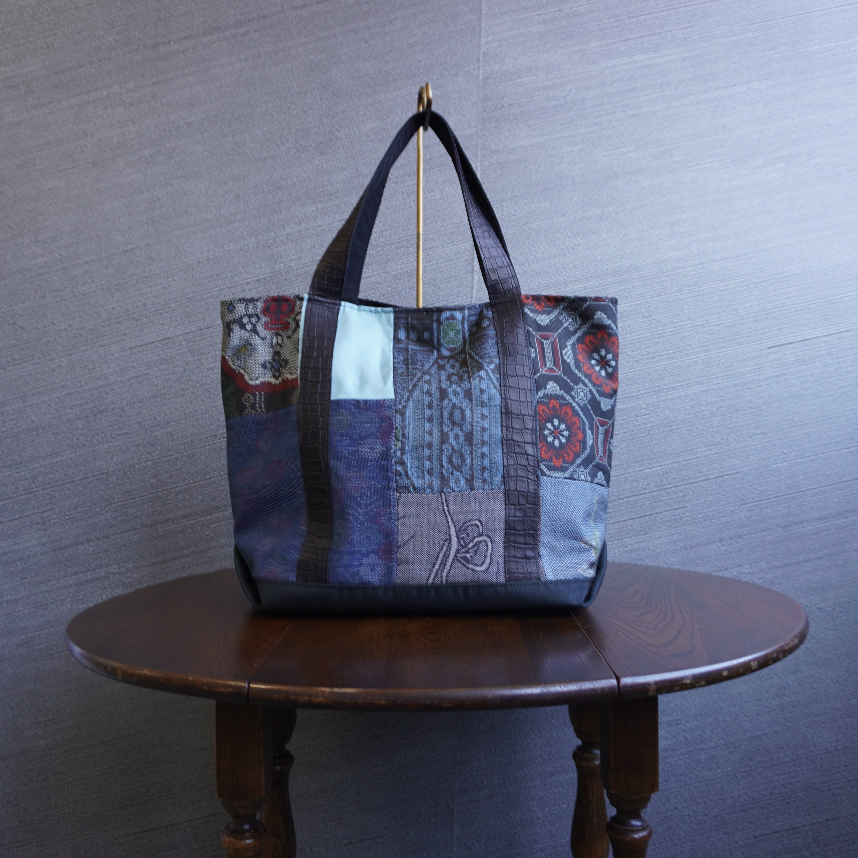 パッチワーク仕様のトートバッグ K204