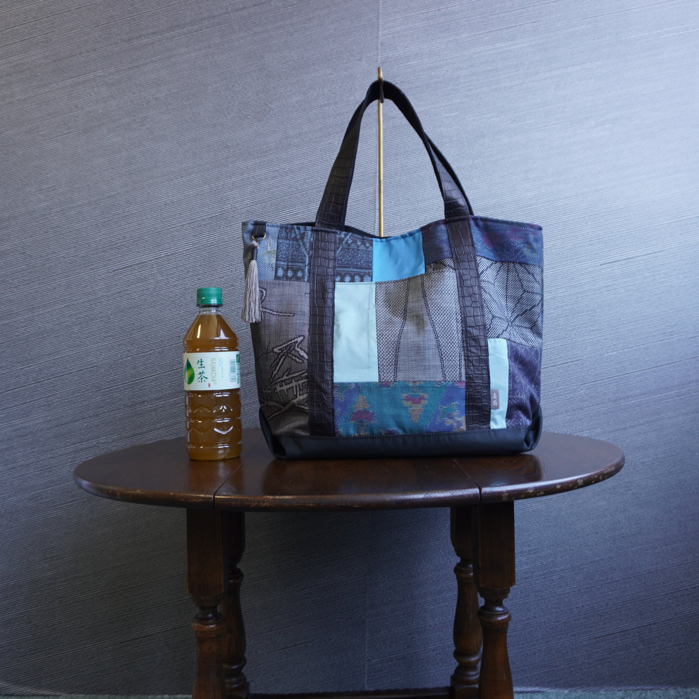 パッチワーク仕様のトートバッグ K204