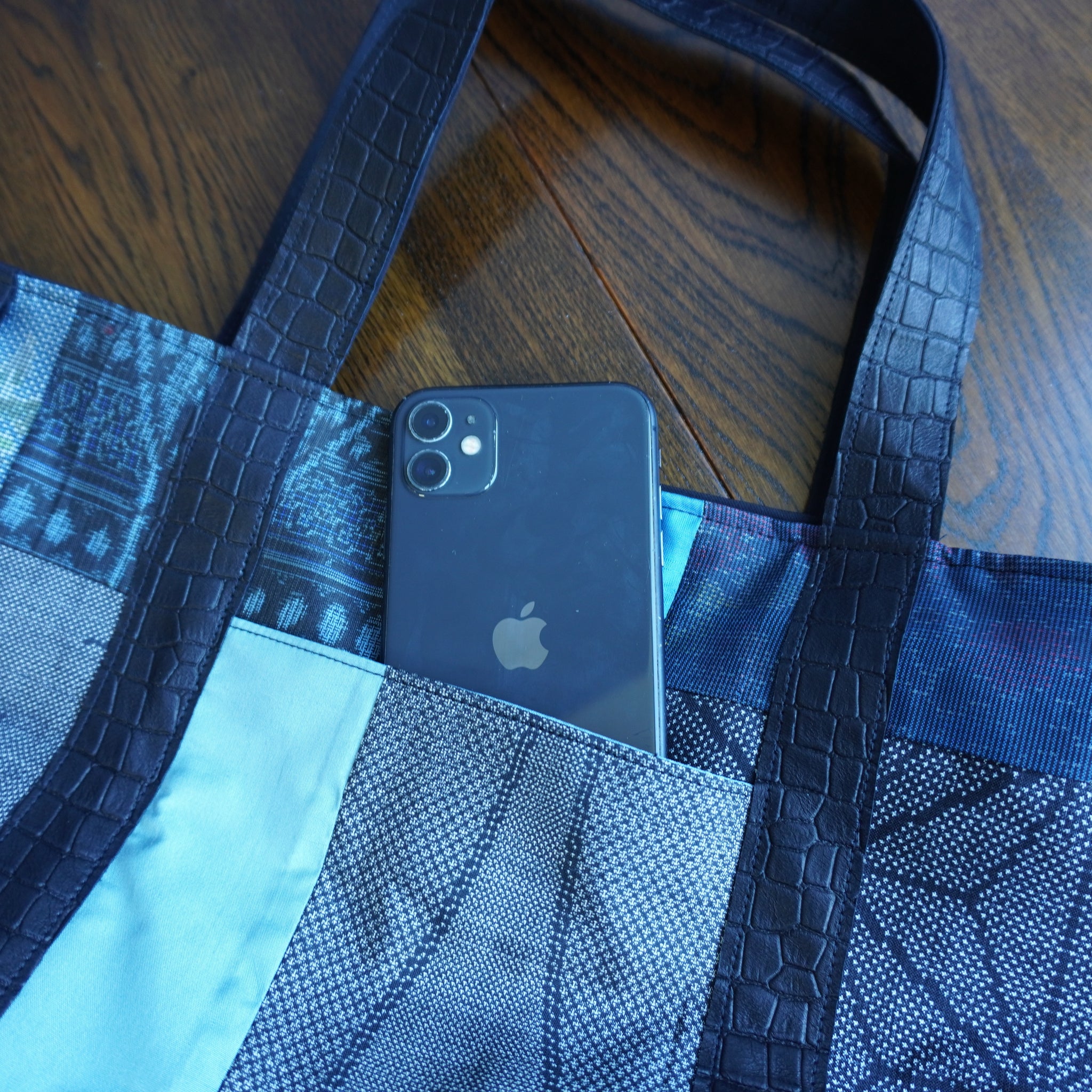 パッチワーク仕様のトートバッグ K204