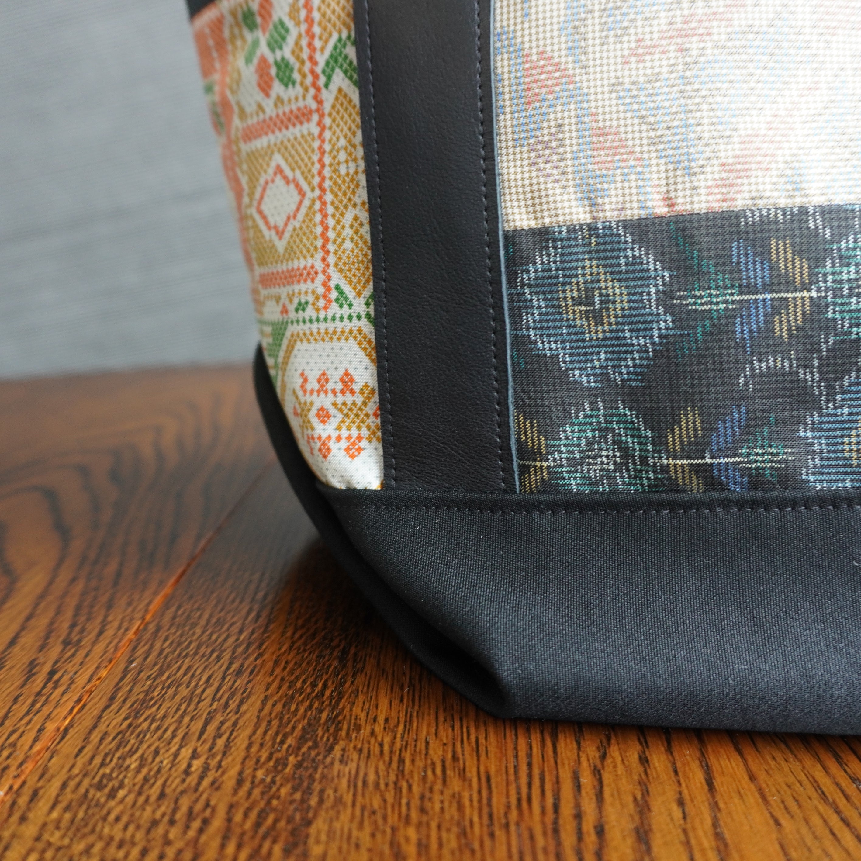 上質な着物リメイク　アップサイクルバッグ　レザーバッグ　K144