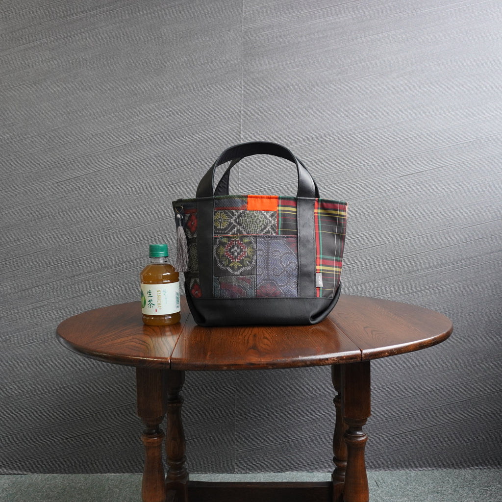 パッチワーク仕様のミニトートバッグ K146