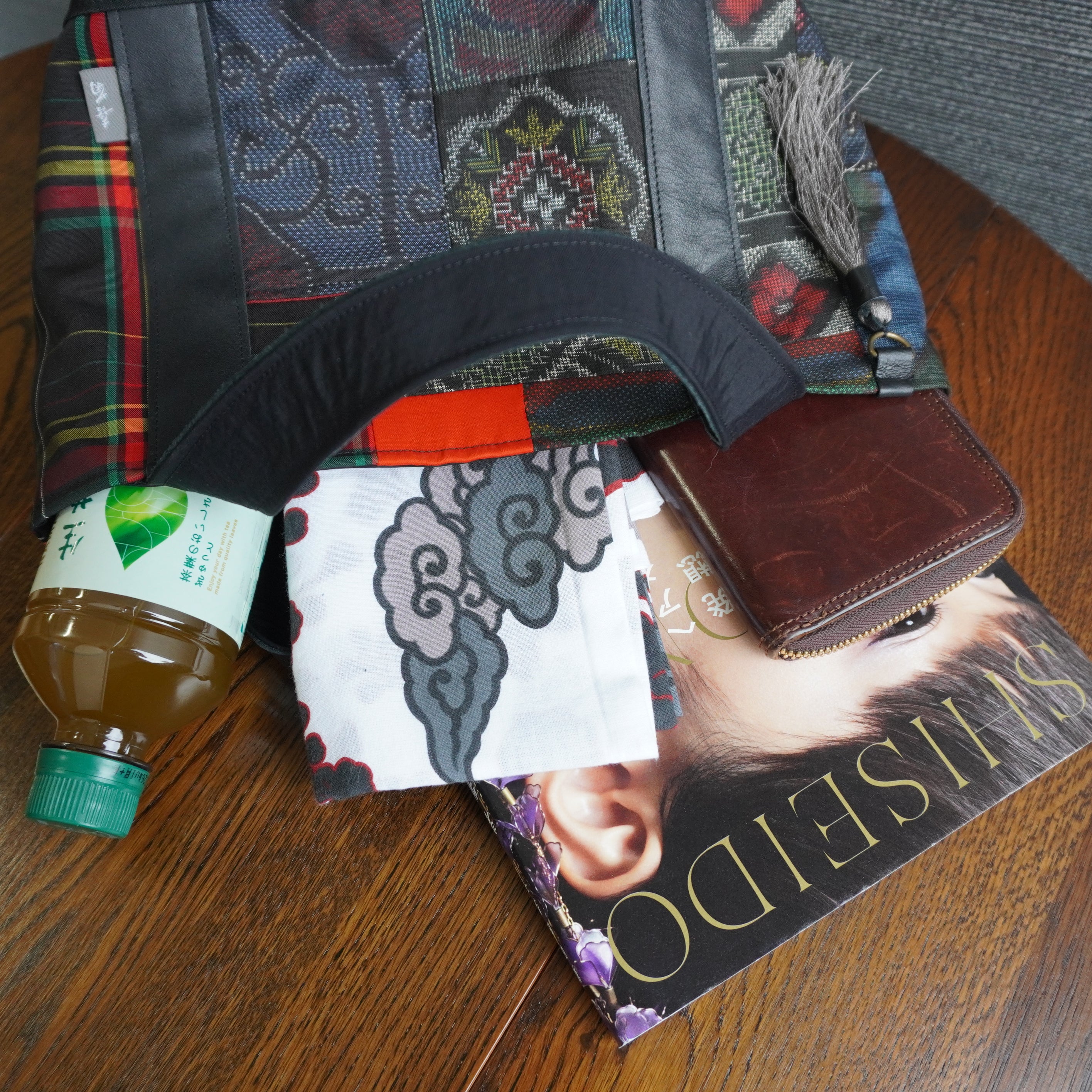 パッチワーク仕様のミニトートバッグ K146