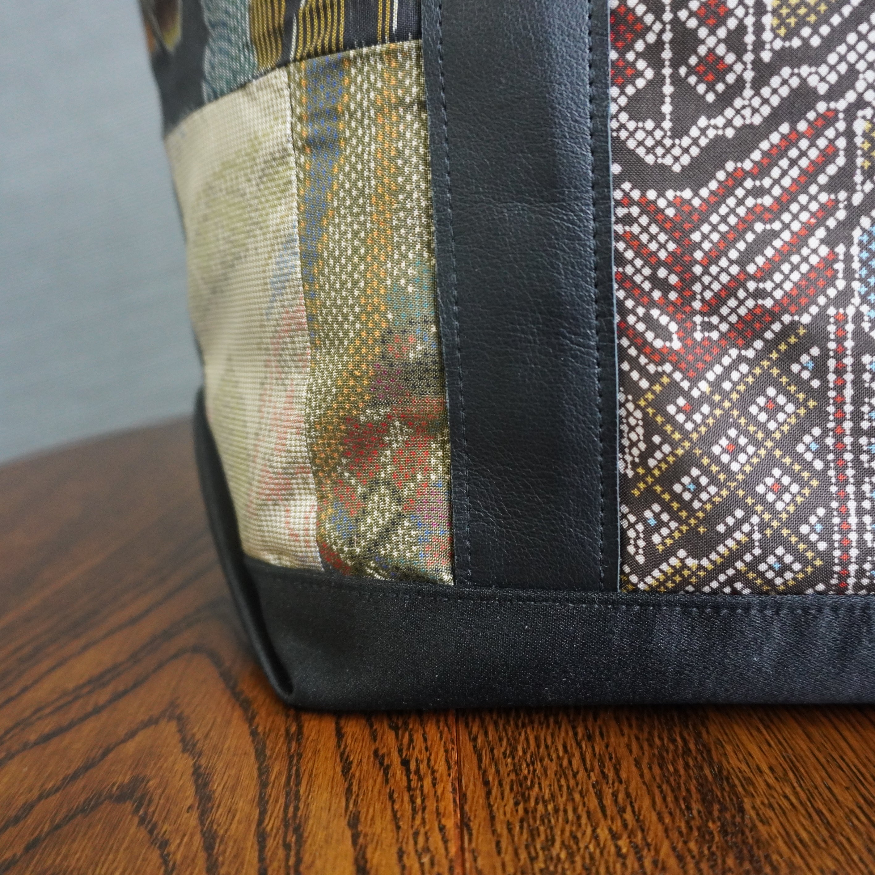 パッチワーク仕様のトートバッグ K147