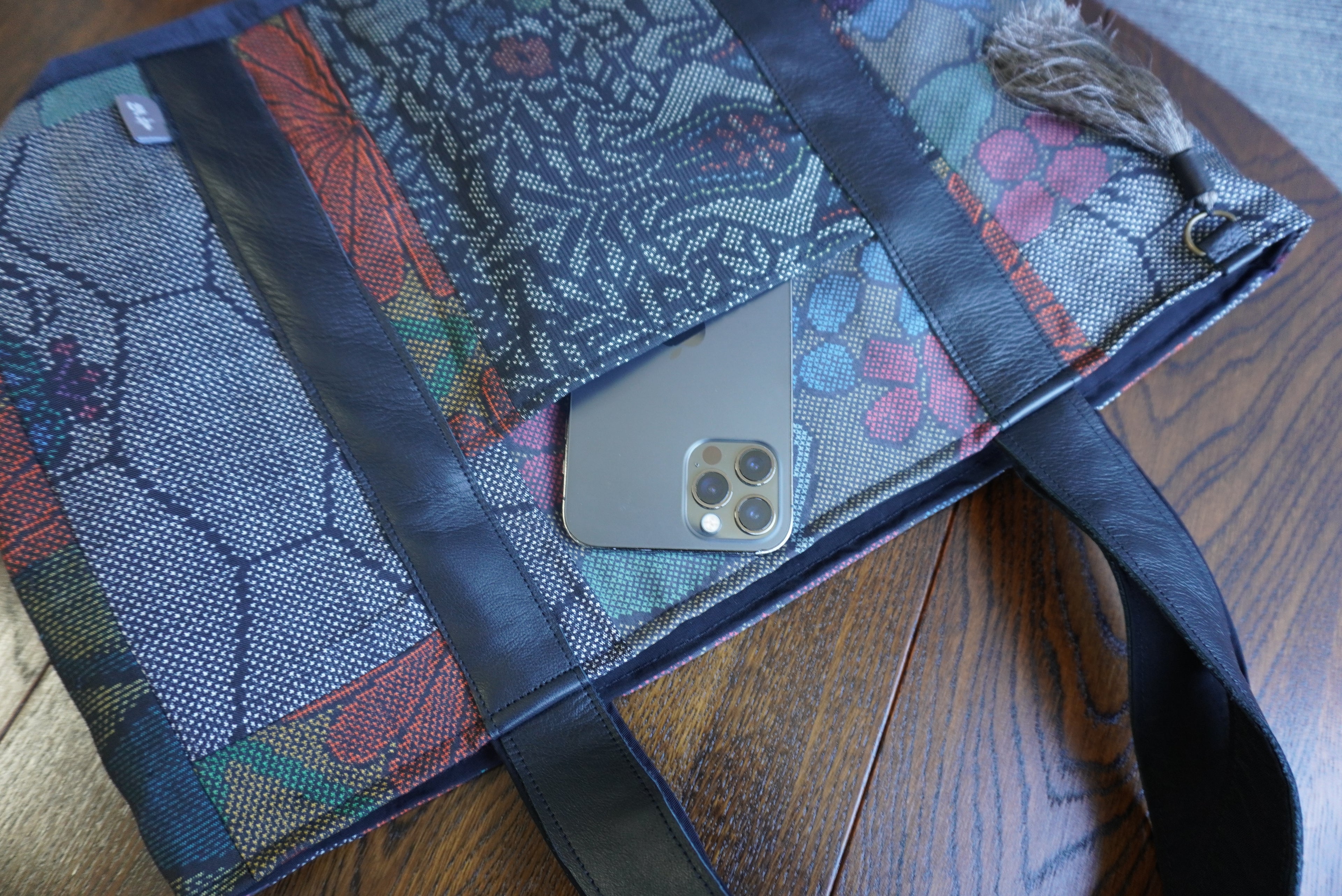 上質な着物リメイク　アップサイクルバッグ　レザーバッグ　K165