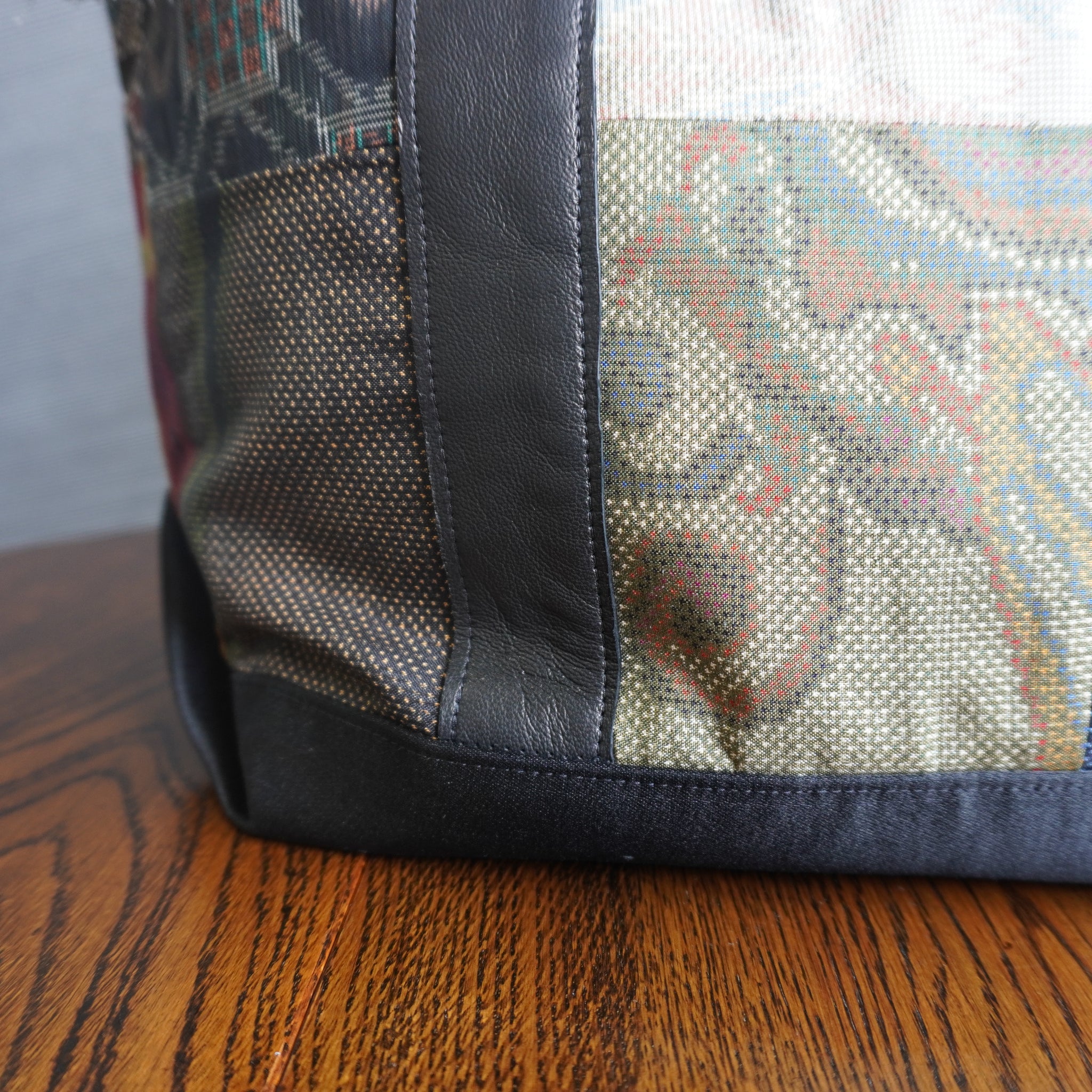 パッチワーク仕様のトートバッグ K168