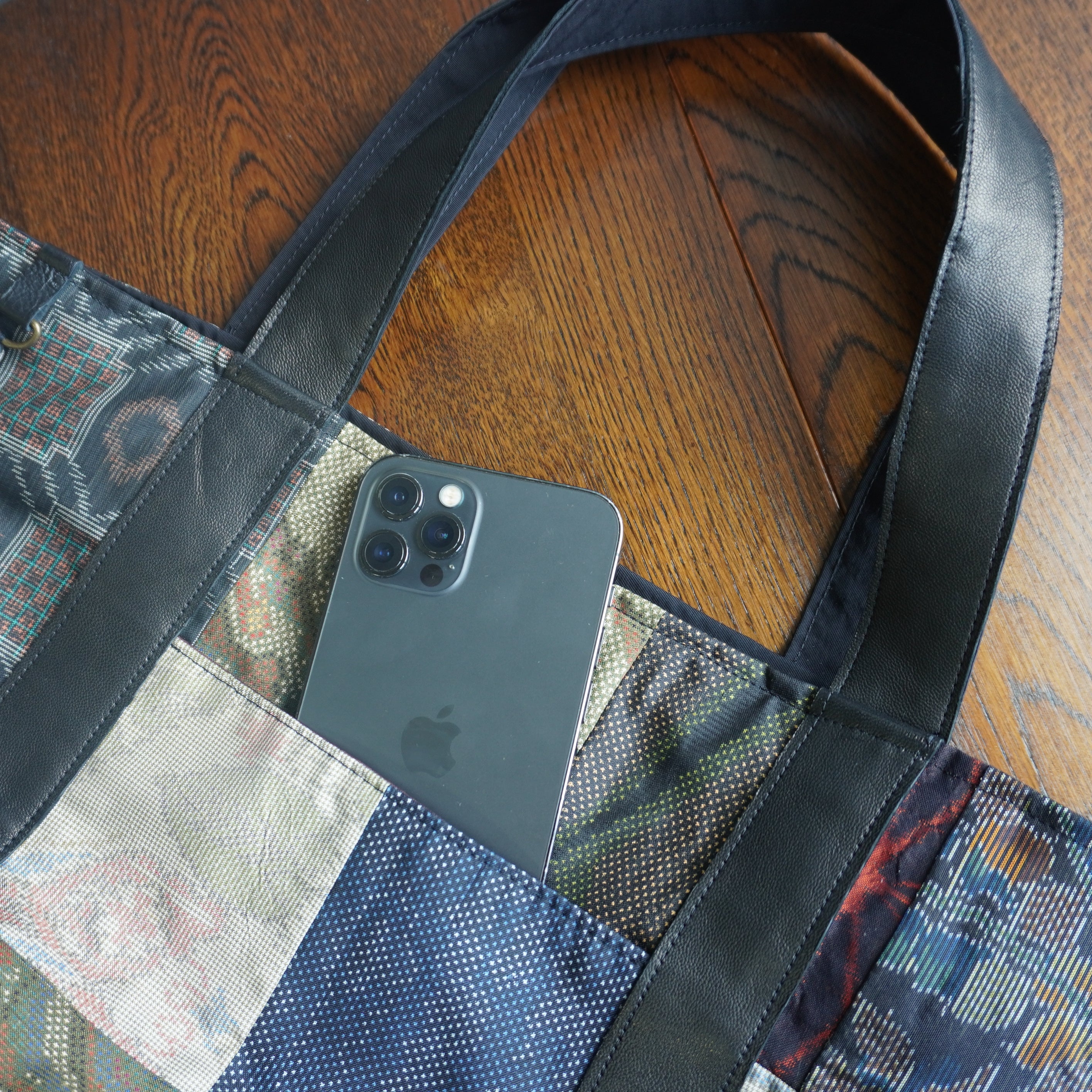 パッチワーク仕様のトートバッグ K168