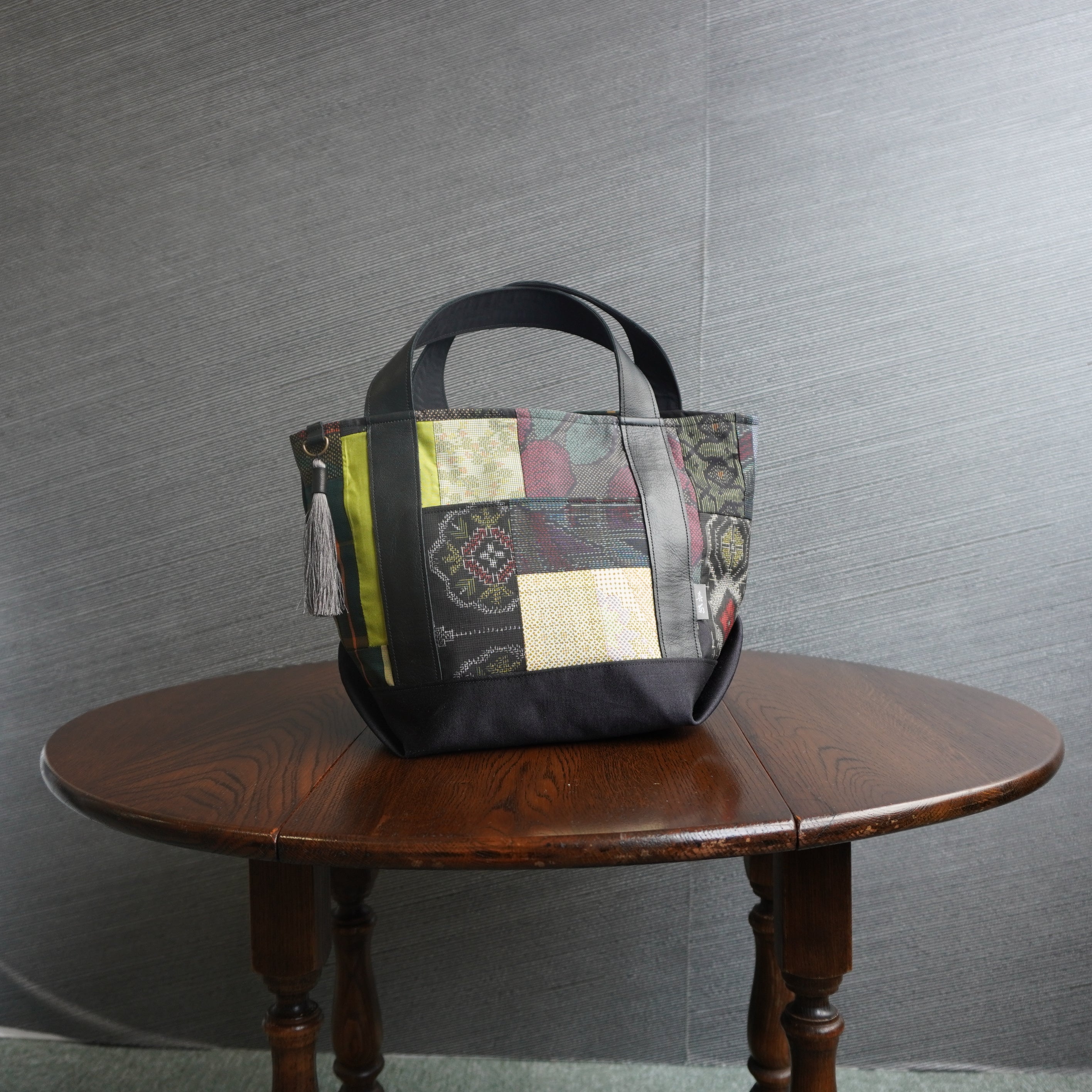 パッチワーク仕様のミニトートバッグ K169