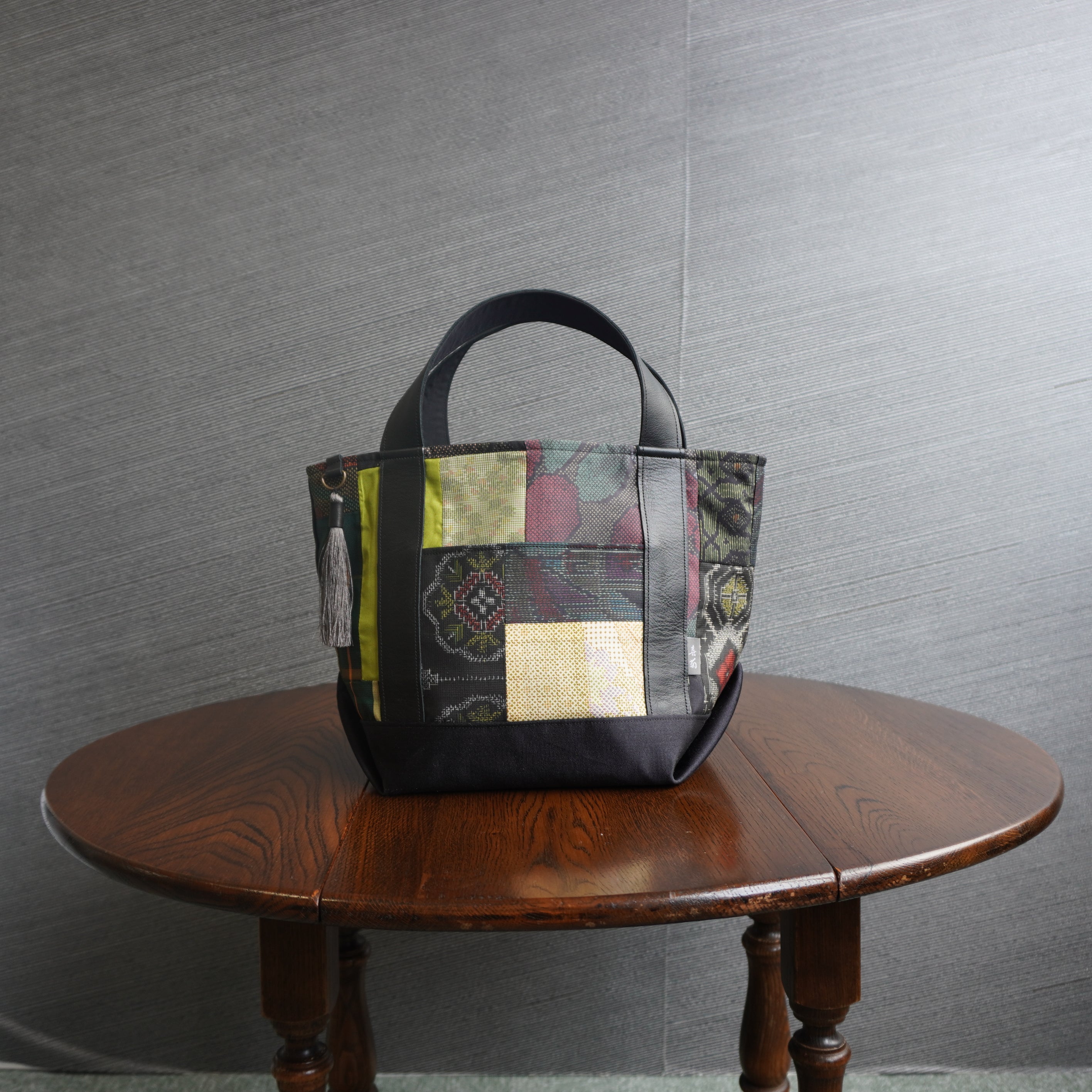 パッチワーク仕様のミニトートバッグ K169