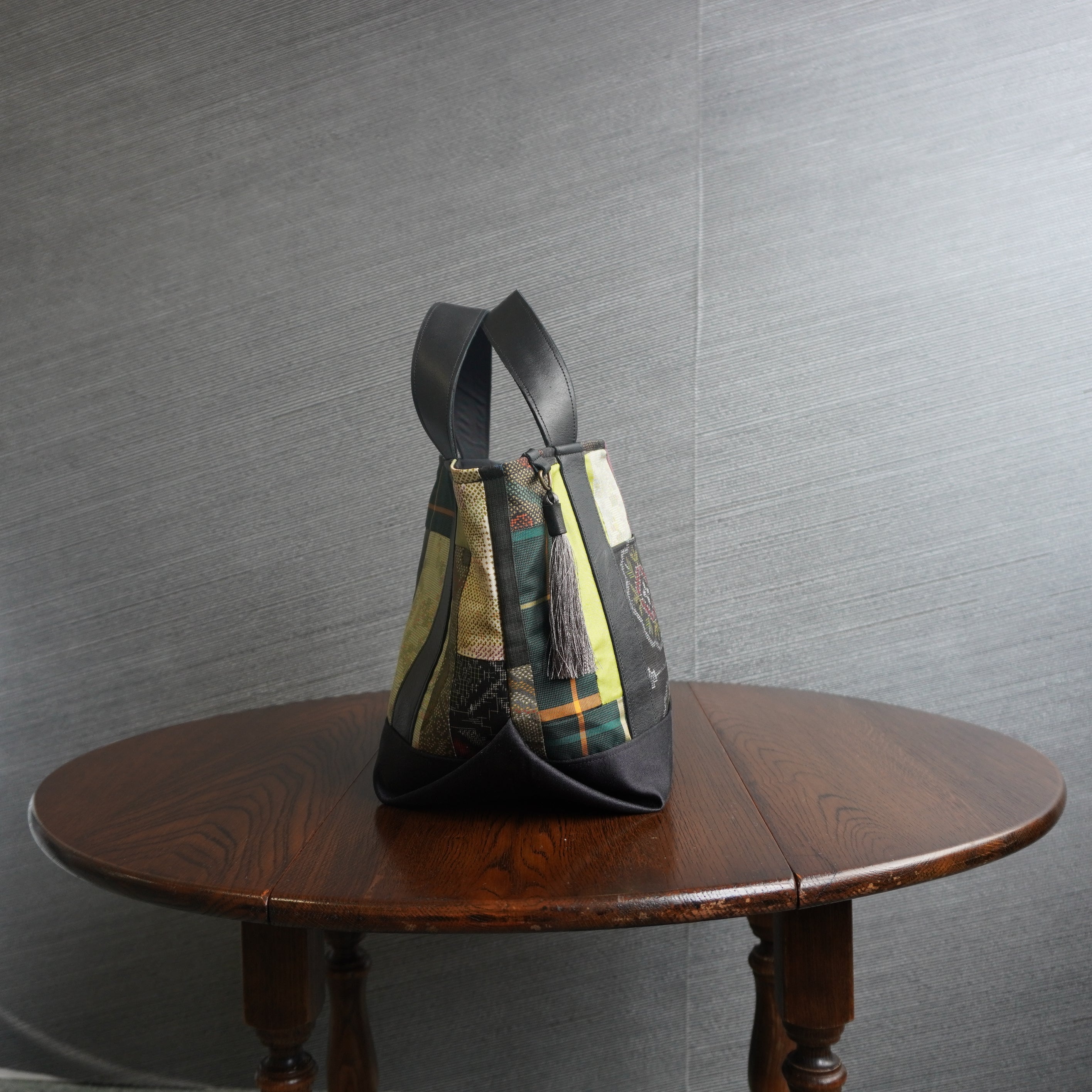 パッチワーク仕様のミニトートバッグ K169