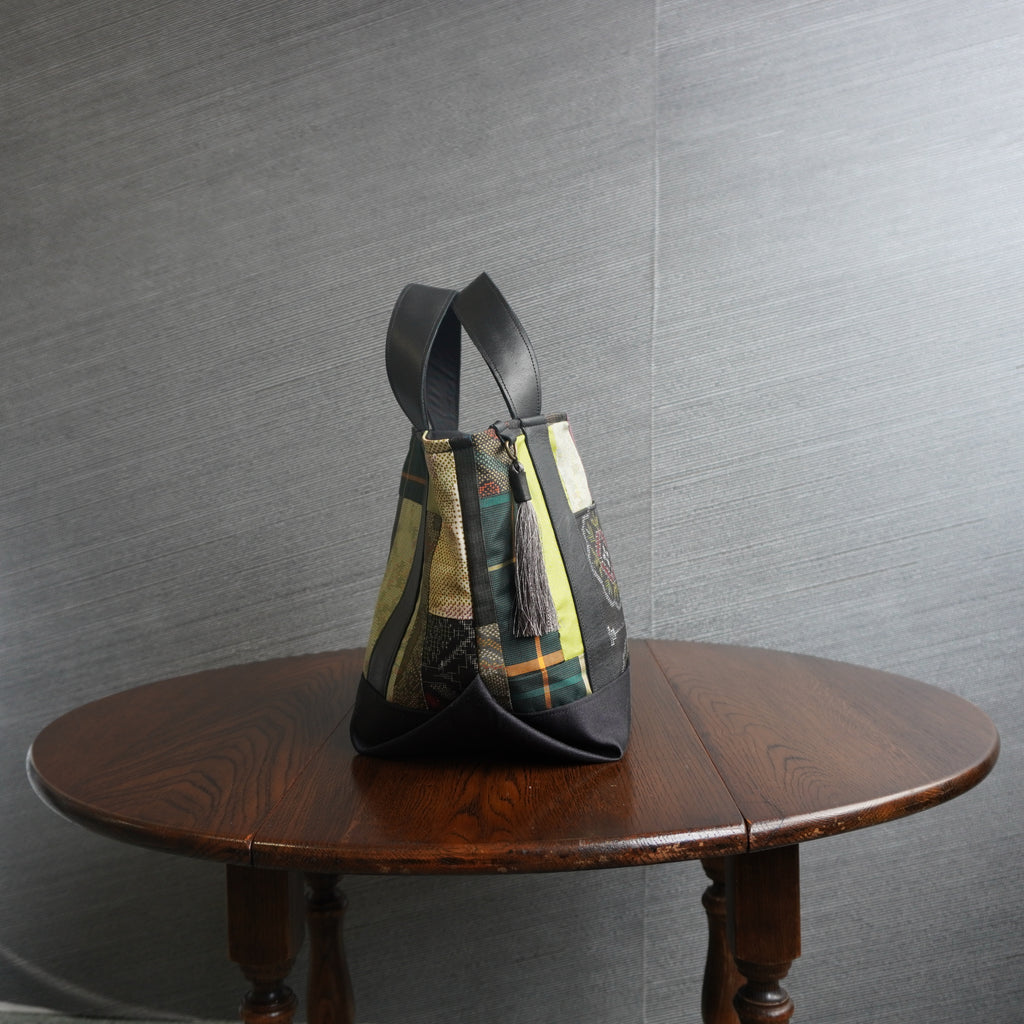 パッチワーク仕様のミニトートバッグ K169