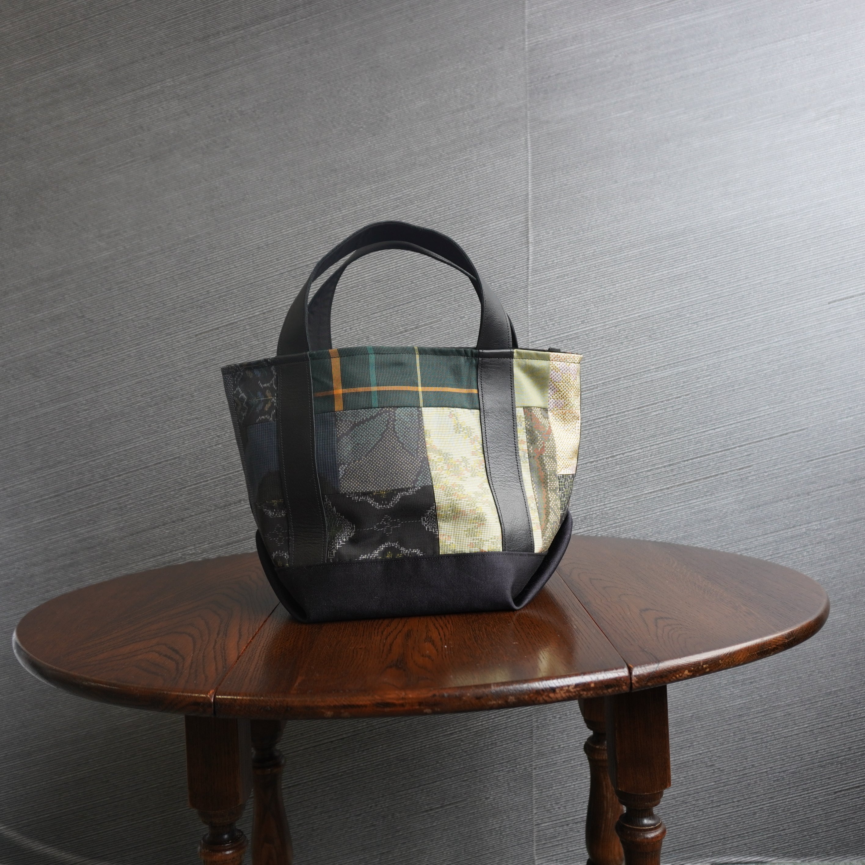 パッチワーク仕様のミニトートバッグ K169