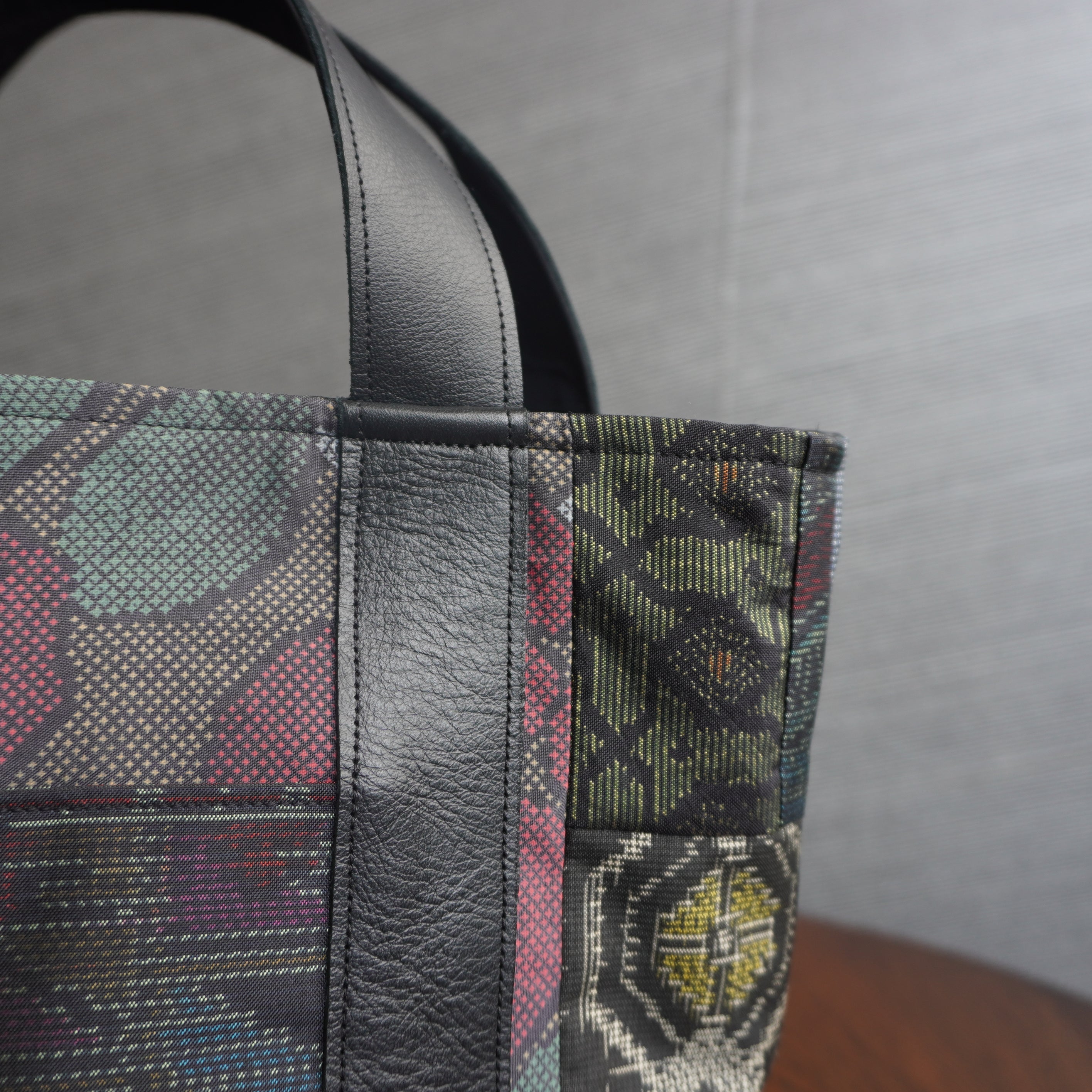 パッチワーク仕様のミニトートバッグ K169