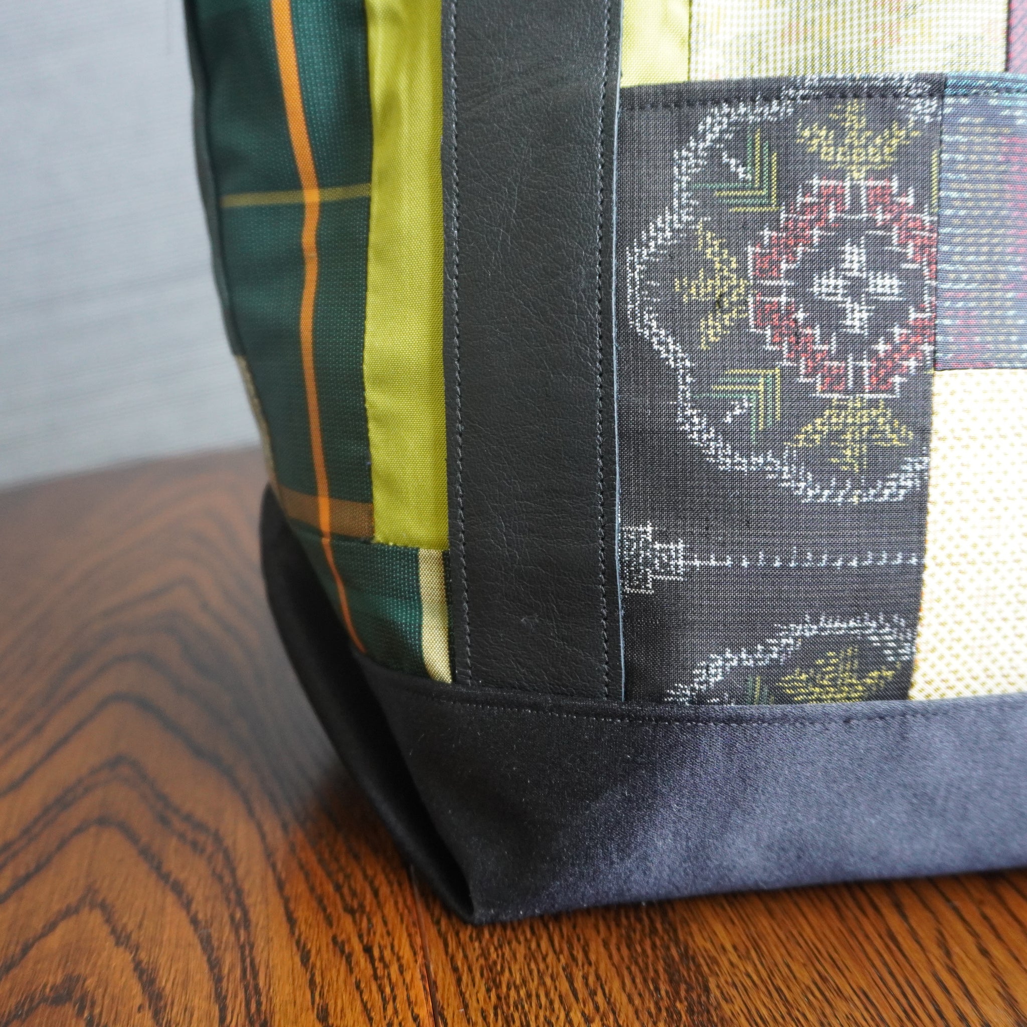 パッチワーク仕様のミニトートバッグ K169