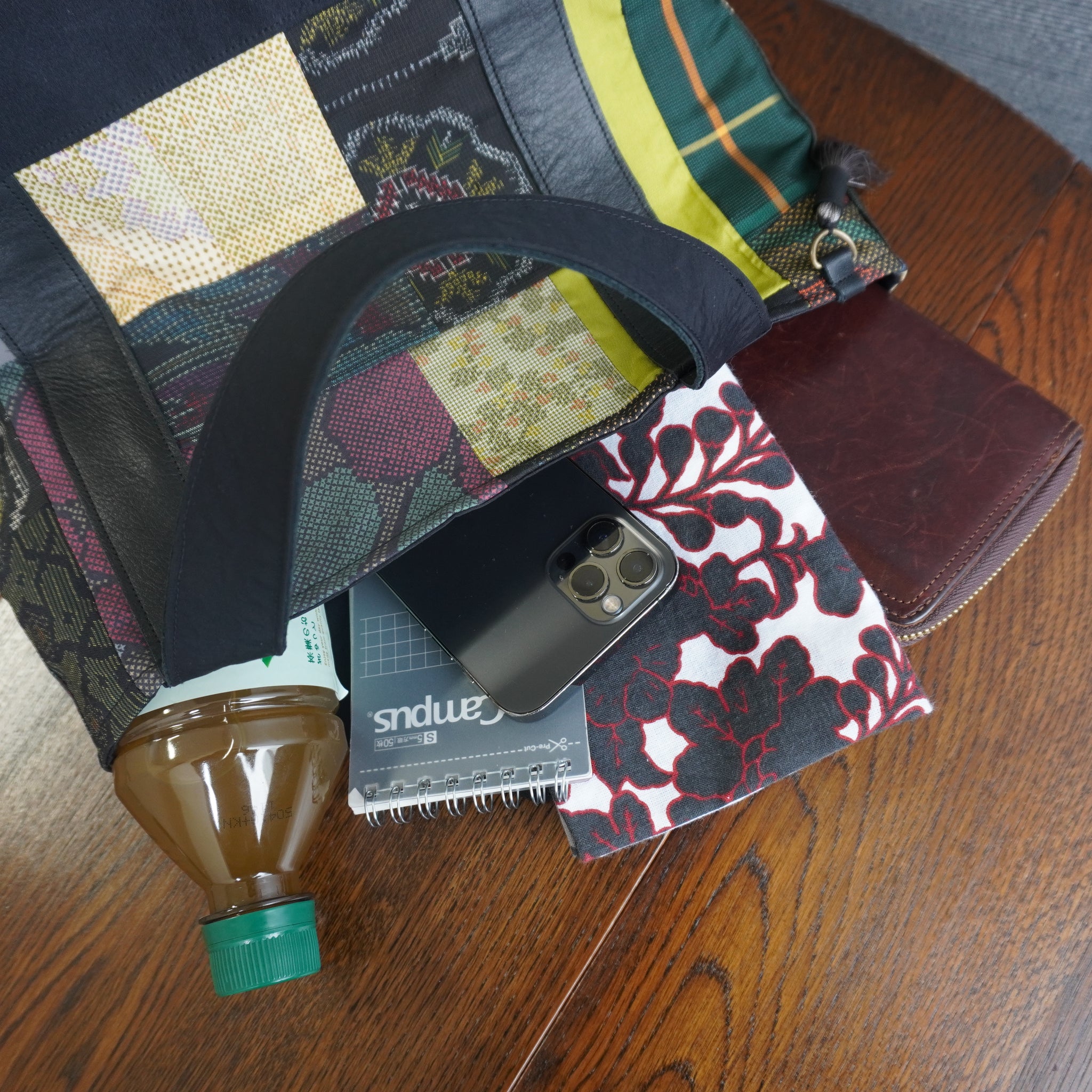 パッチワーク仕様のミニトートバッグ K169