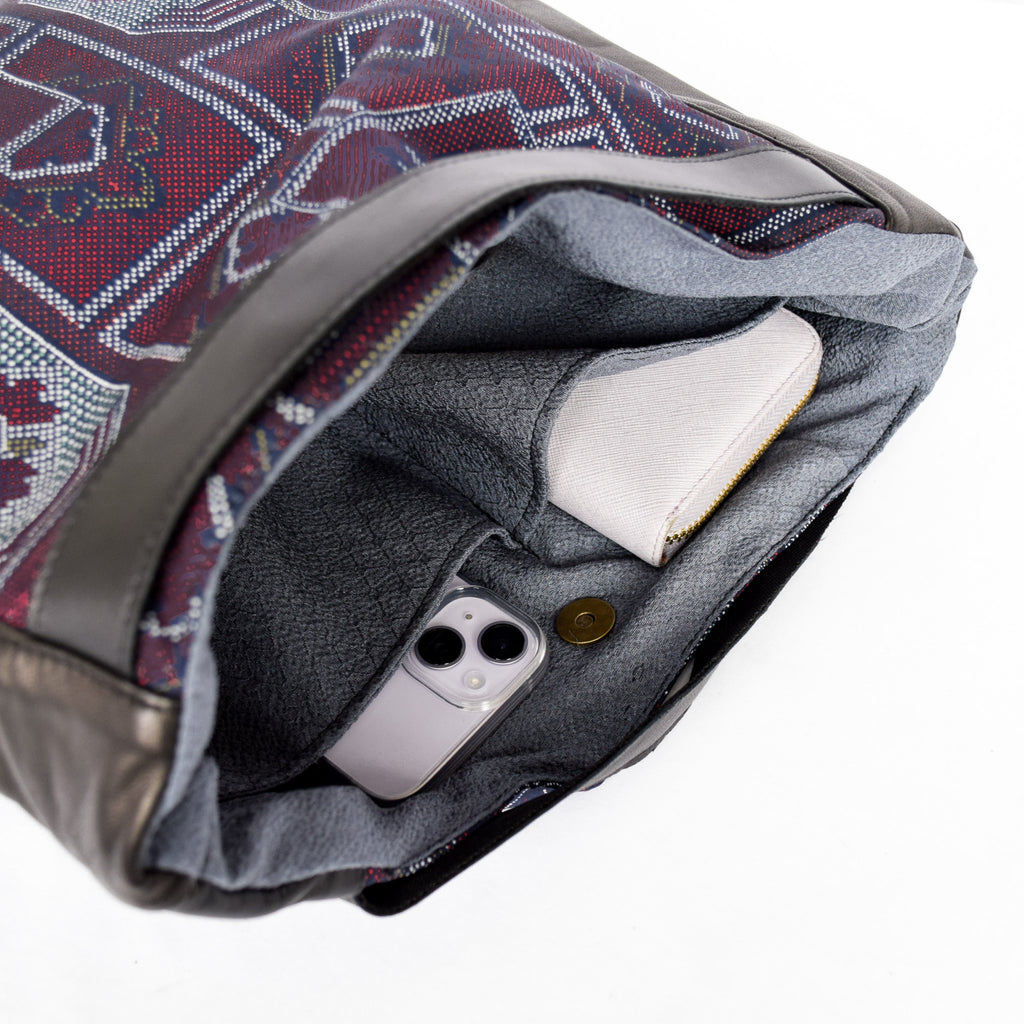 大島柄のプリント着物と本革レザートートバッグ　アップサイクルバッグ　K036