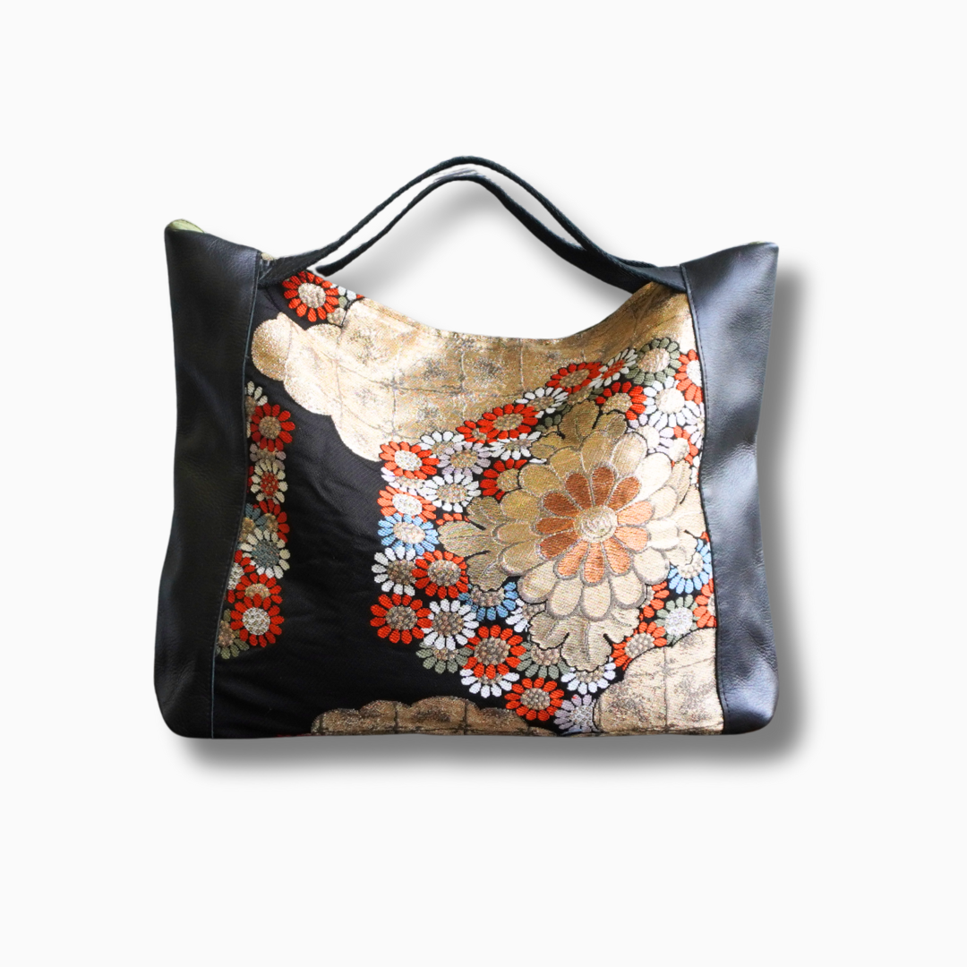 黒地に菊模様のレザートートバッグ　K002