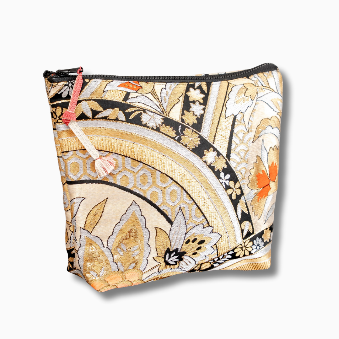 煌びやかなポーチ　正絹金襴　和柄　K088