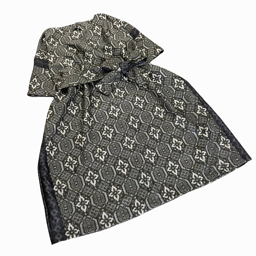 大島紬を使用した灰色のワンピース K190