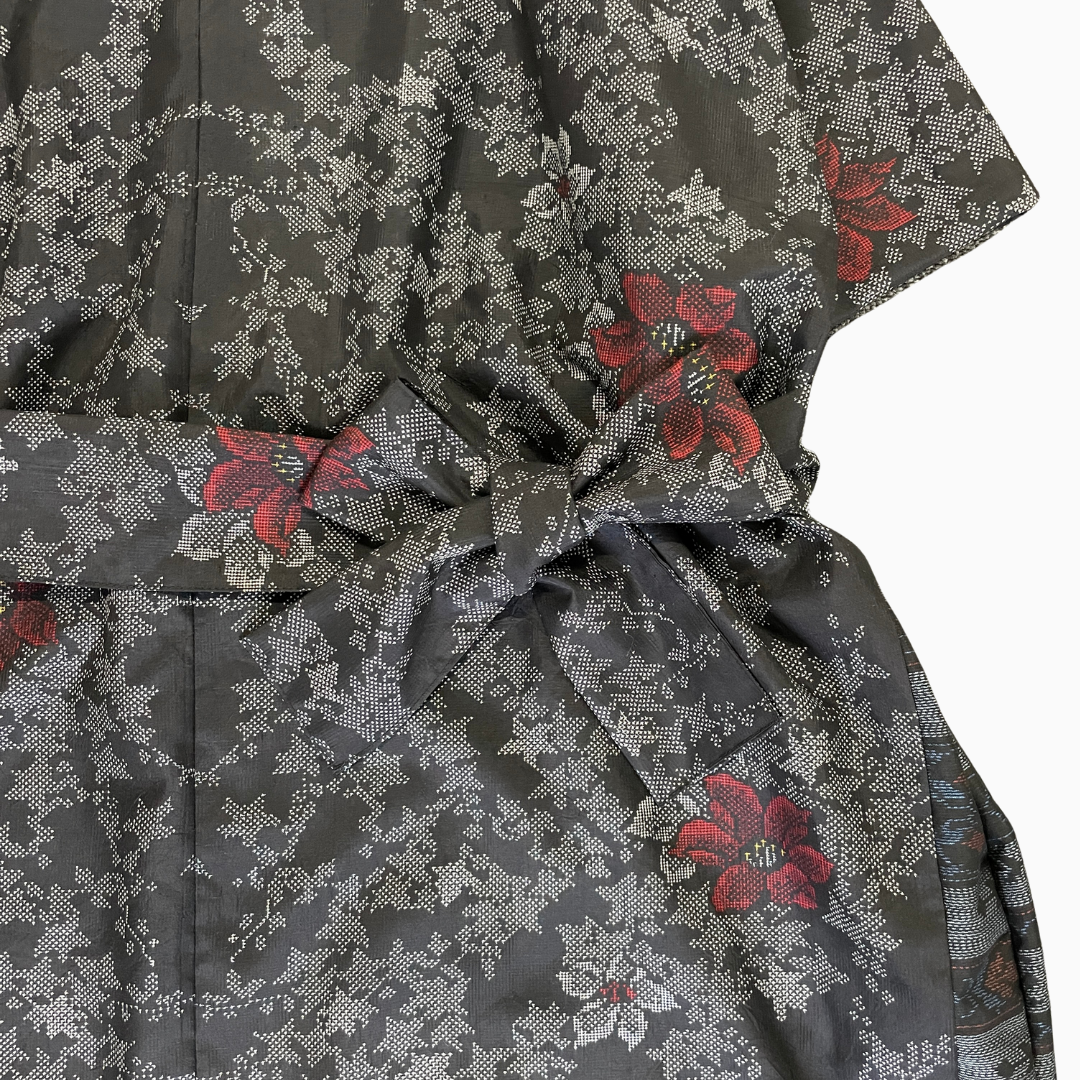 大島紬を使用した黒色のワンピース K200