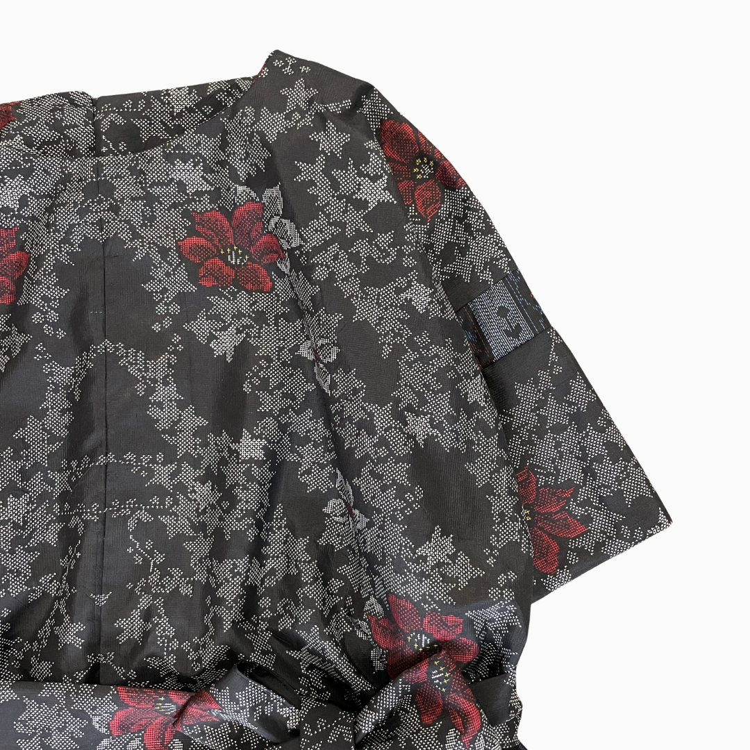 大島紬を使用した黒色のワンピース K200