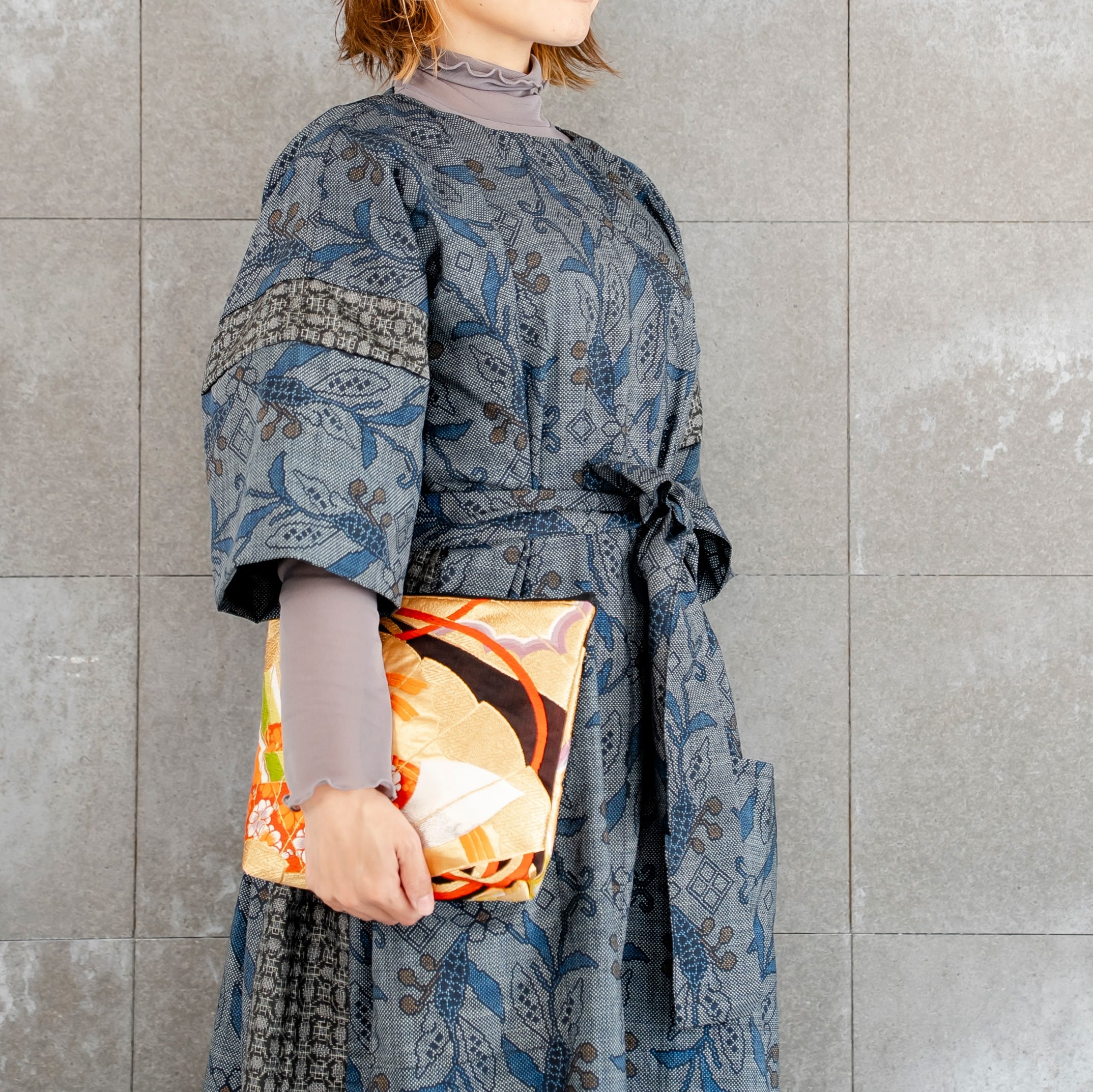 豪華なポーチ　金襴　唐草模様　K106