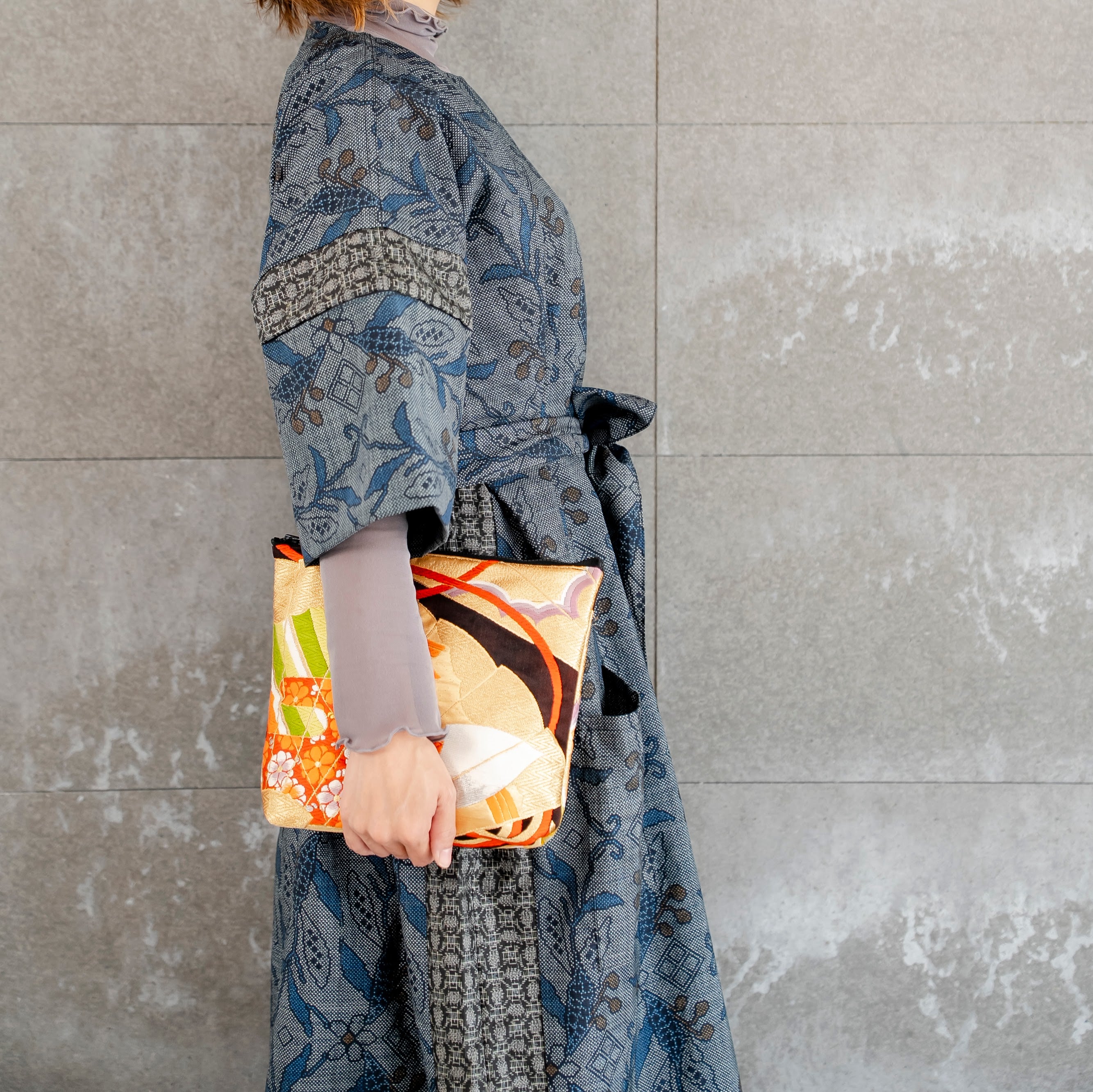 豪華なポーチ　金襴　唐草模様　K106